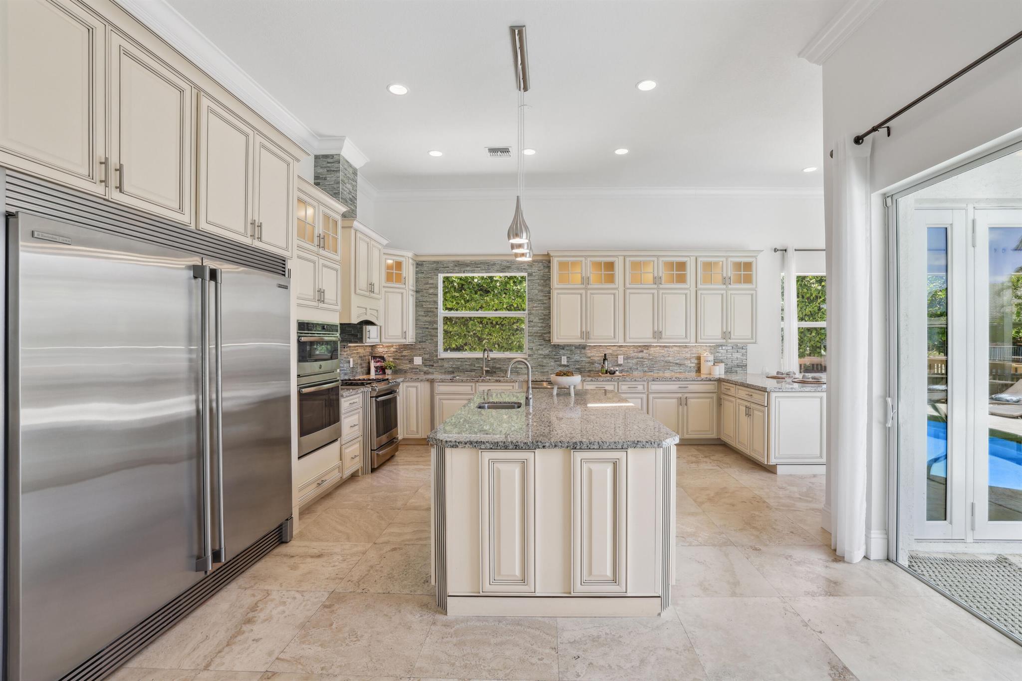 1030 Rhodes Villa Avenue