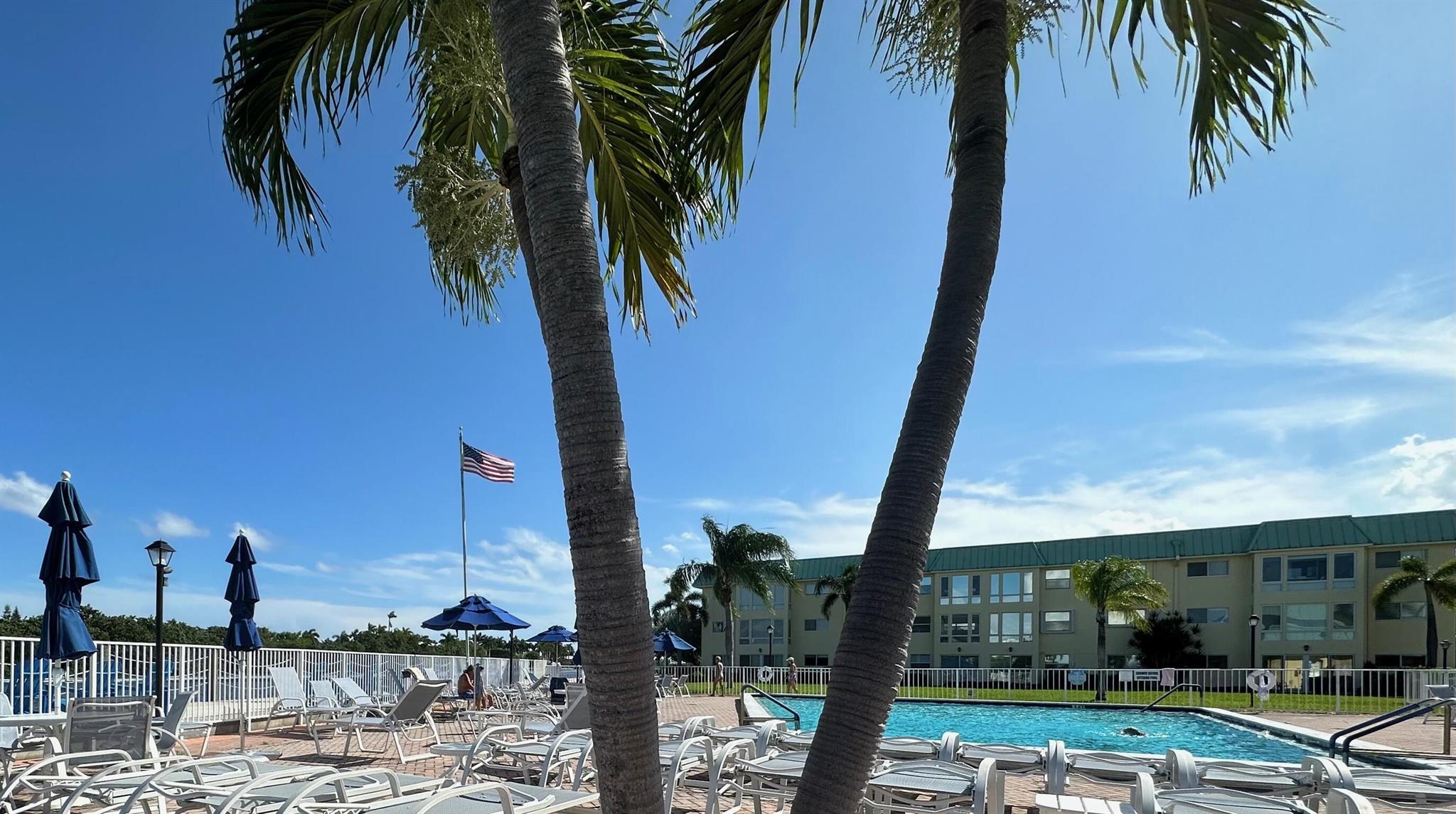 17 Colonial Club Drive 305