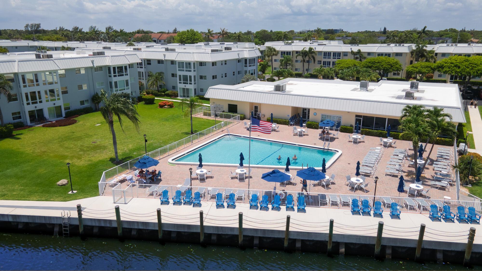 17 Colonial Club Drive 305