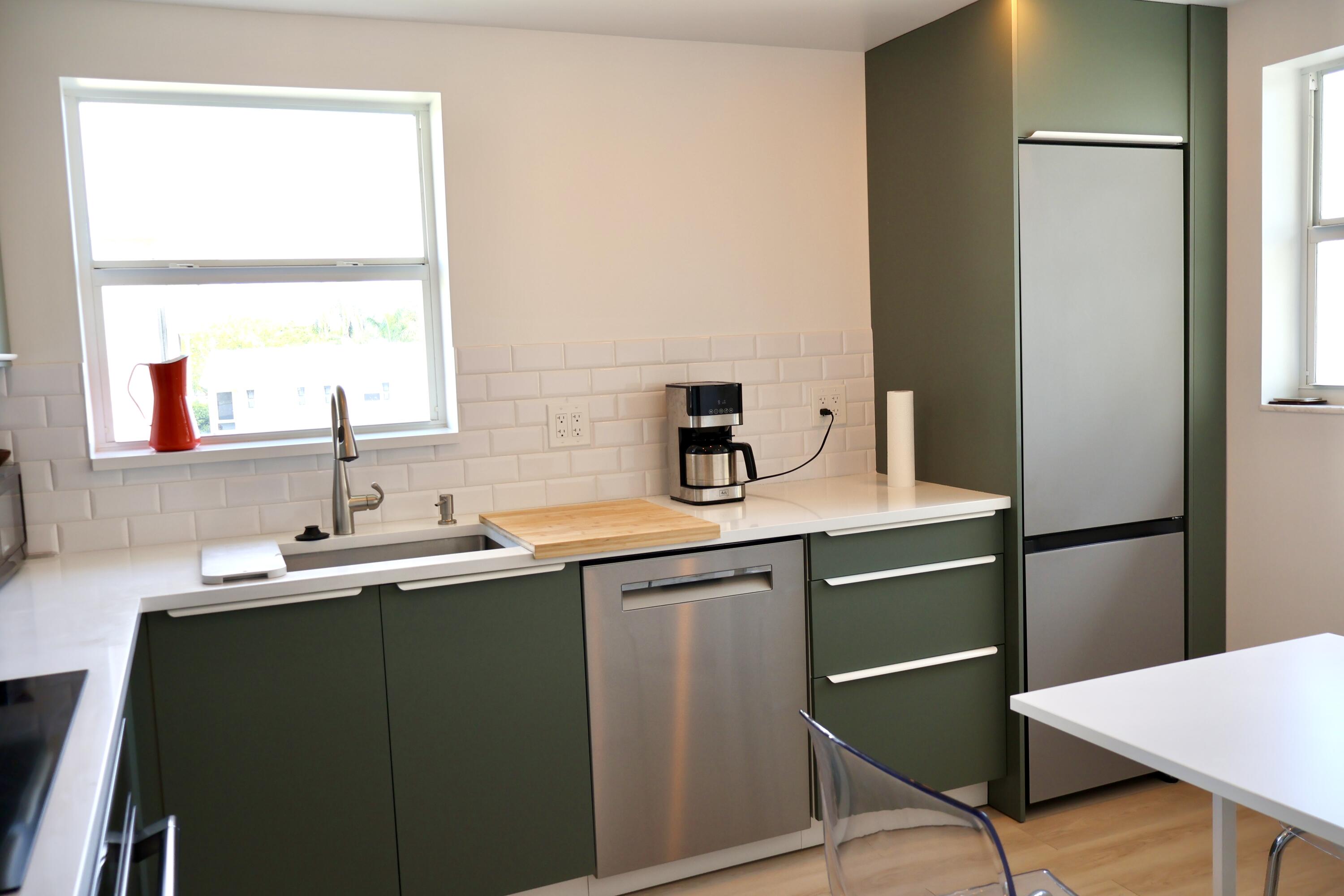 17 Colonial Club Drive 305