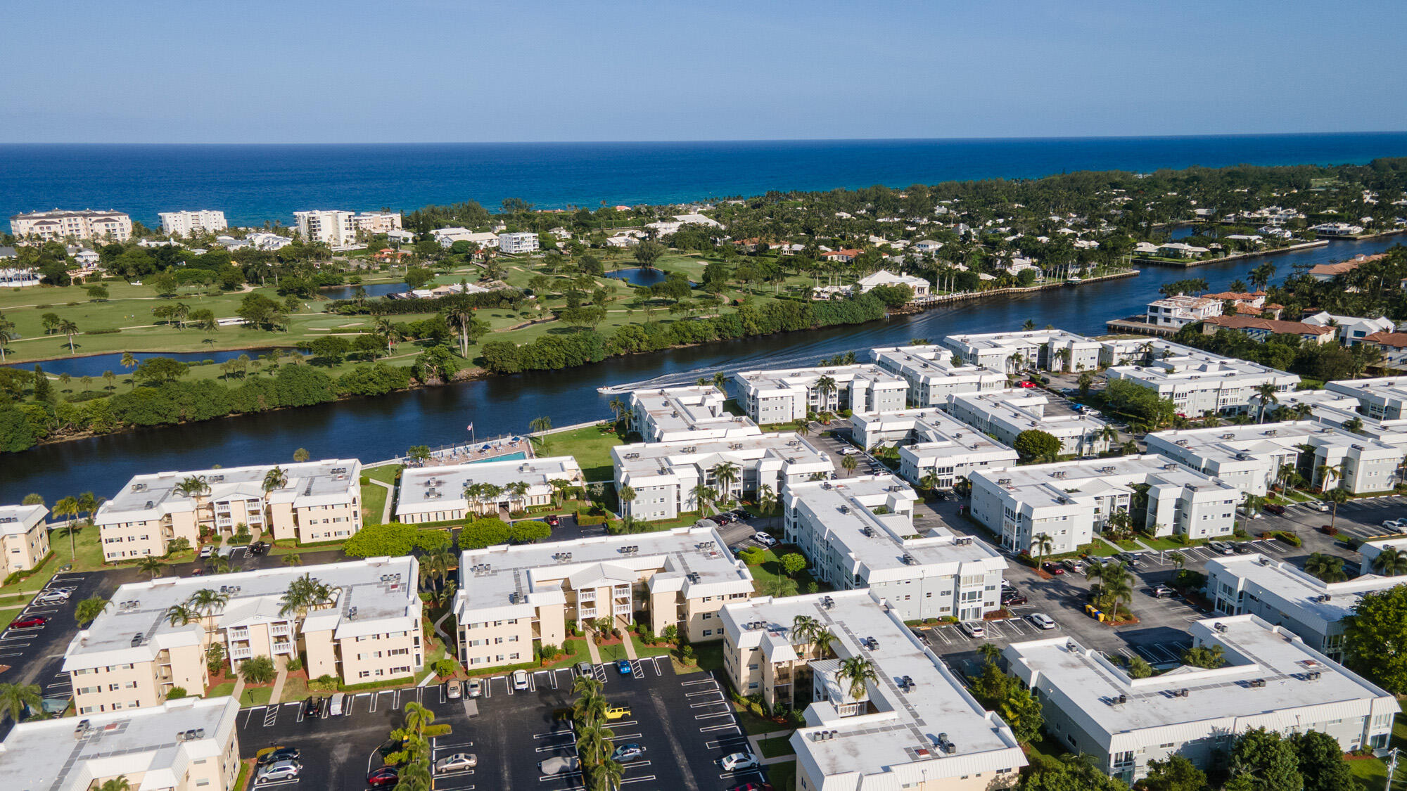 17 Colonial Club Drive 305