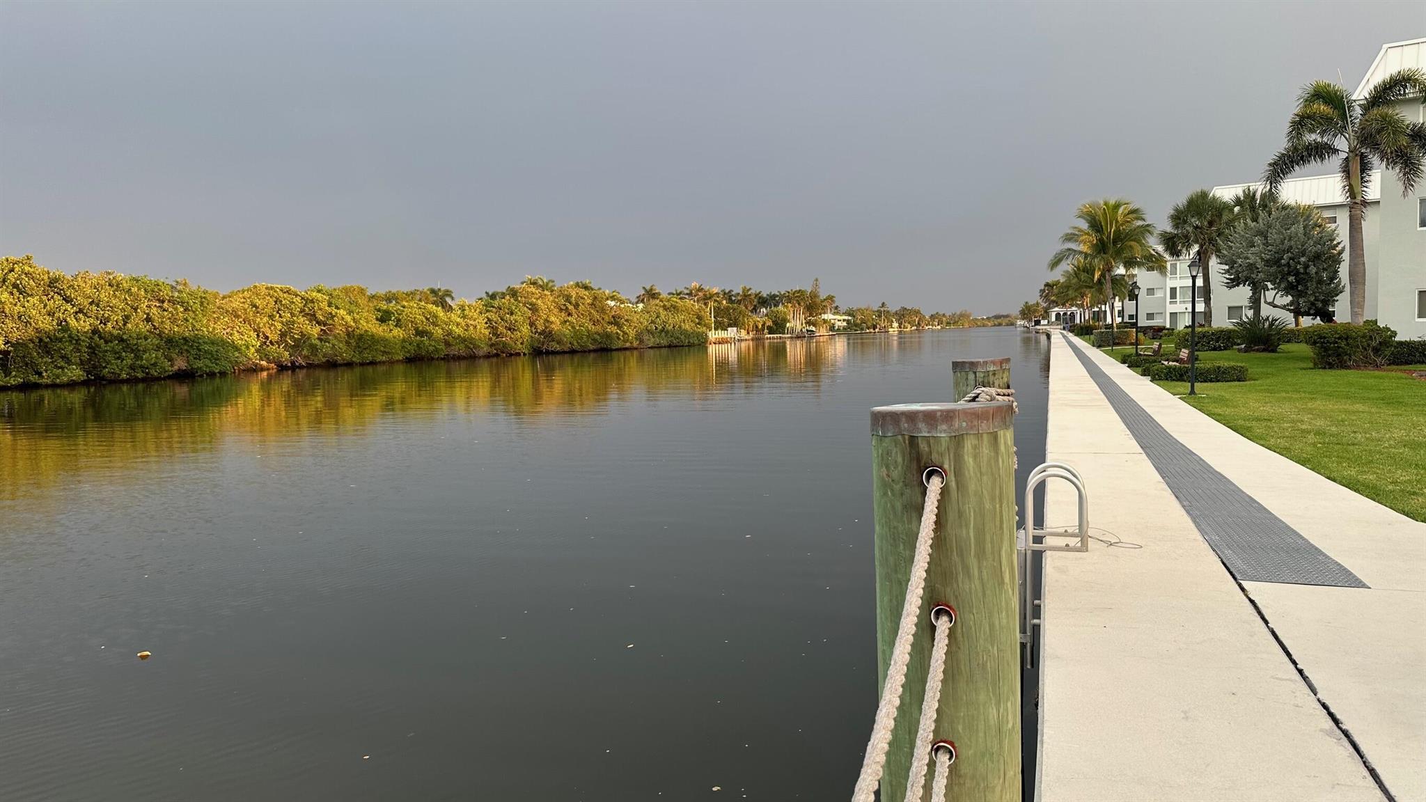 17 Colonial Club Drive 305