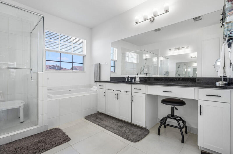 19552 Broad Shore Walk