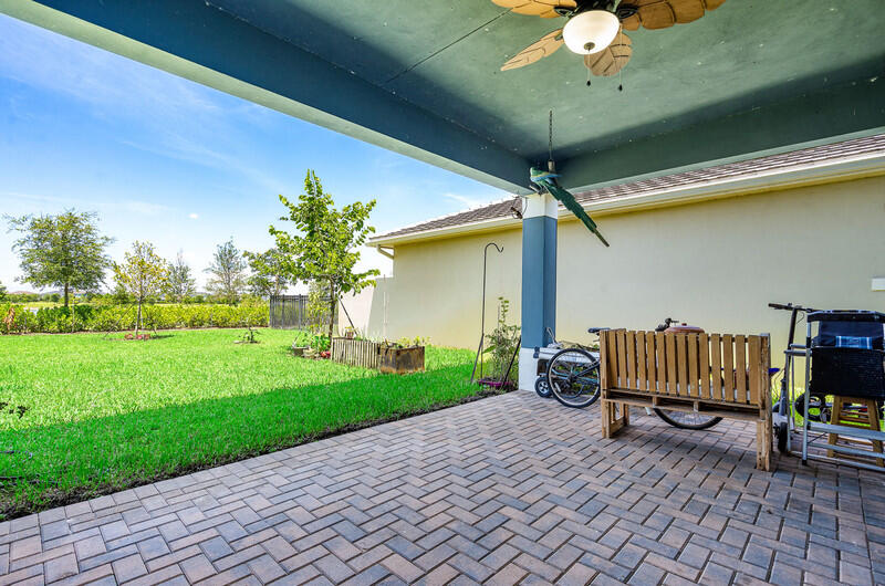 19552 Broad Shore Walk