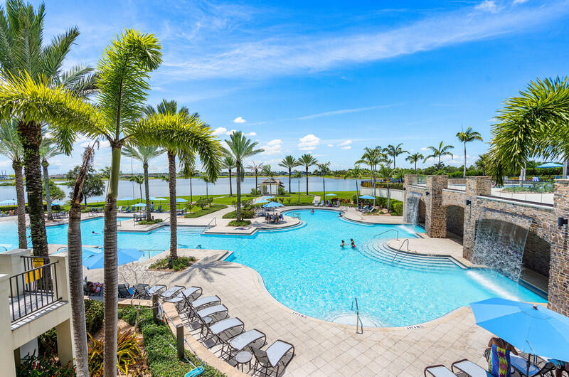 19552 Broad Shore Walk