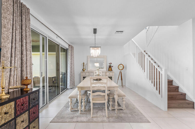 19552 Broad Shore Walk