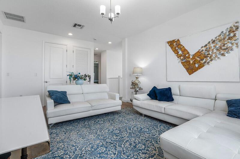 19552 Broad Shore Walk