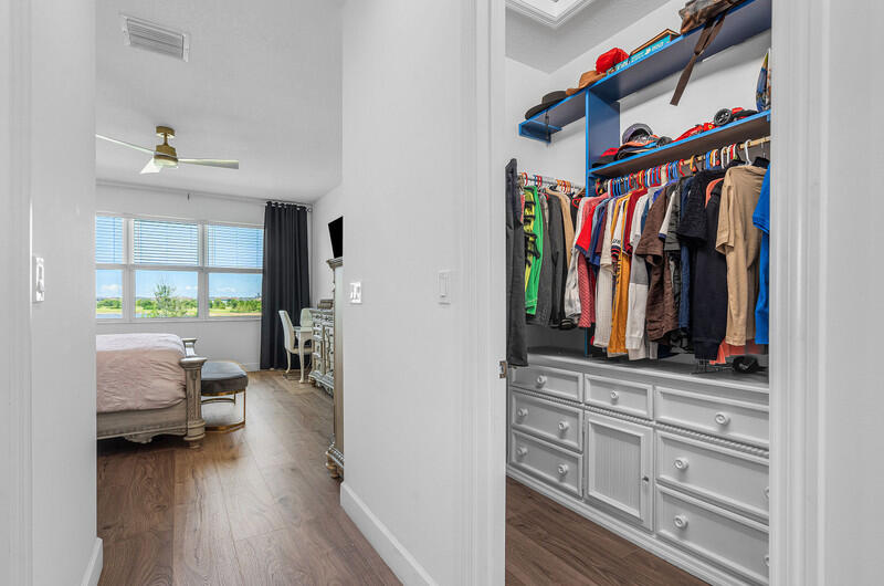 19552 Broad Shore Walk