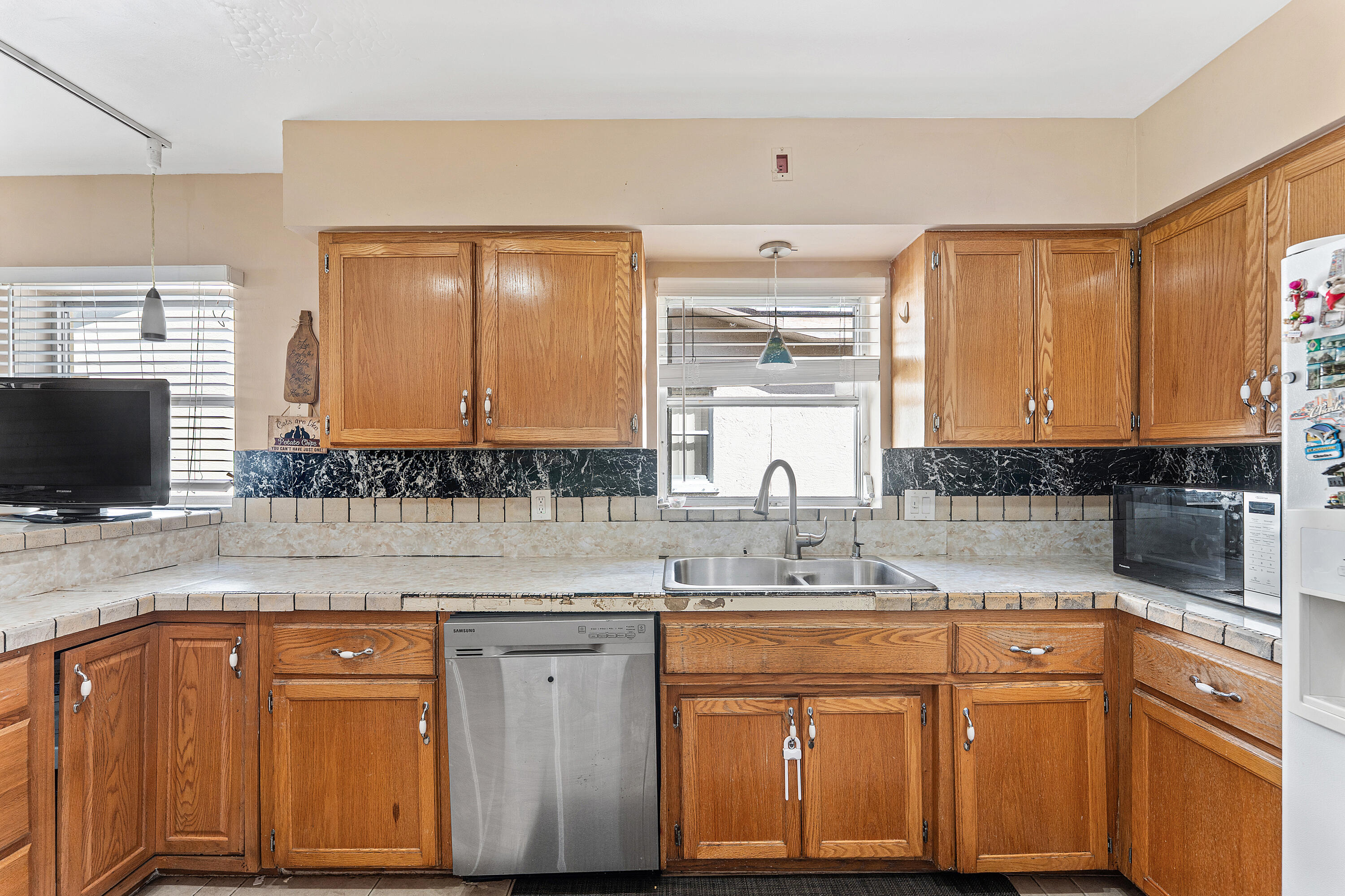 3680 NE 15th Terrace