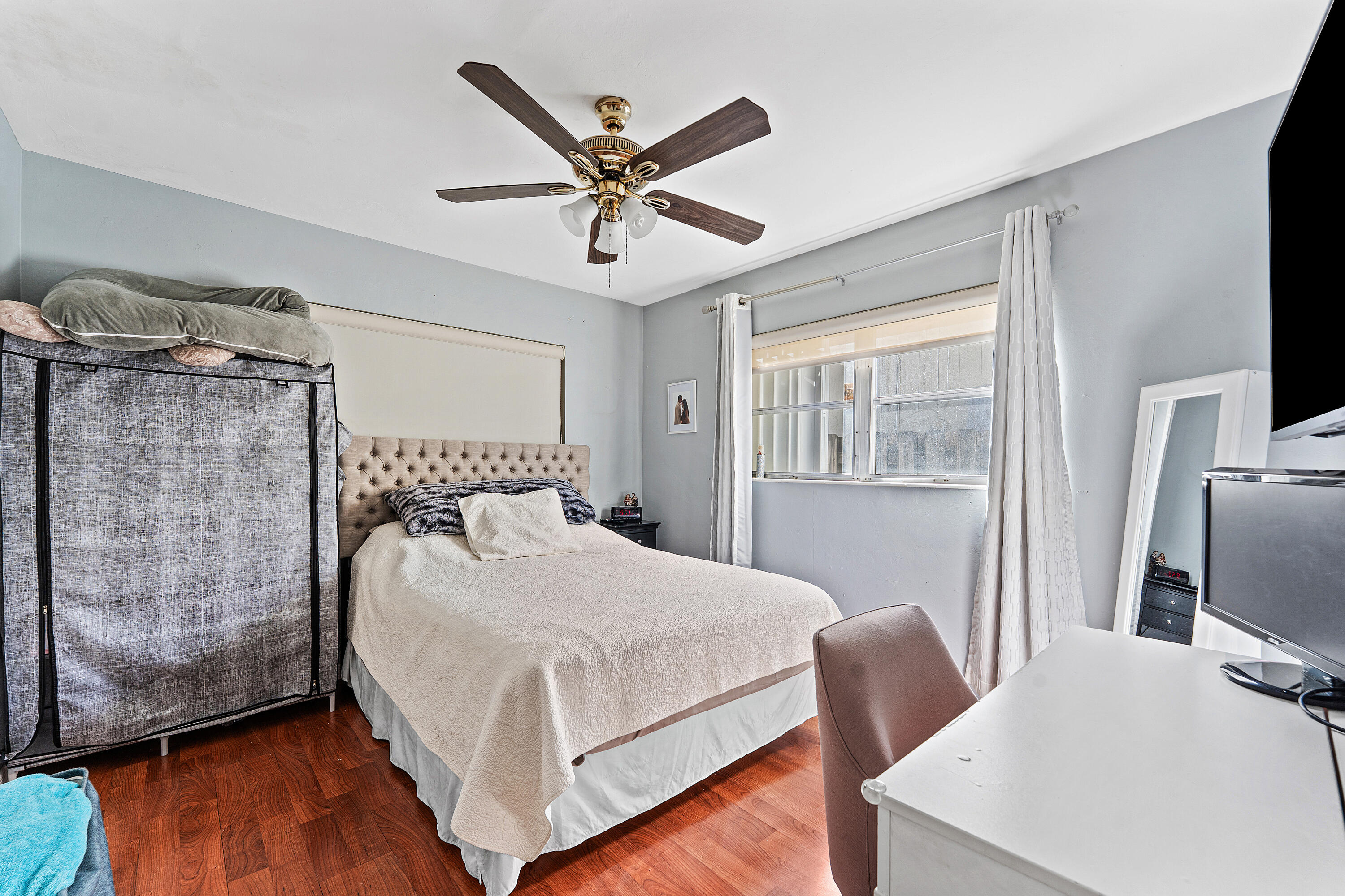 3680 NE 15th Terrace