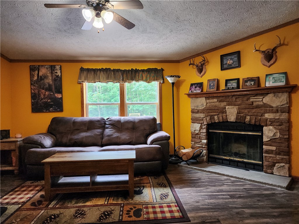 1902 Shady Lane