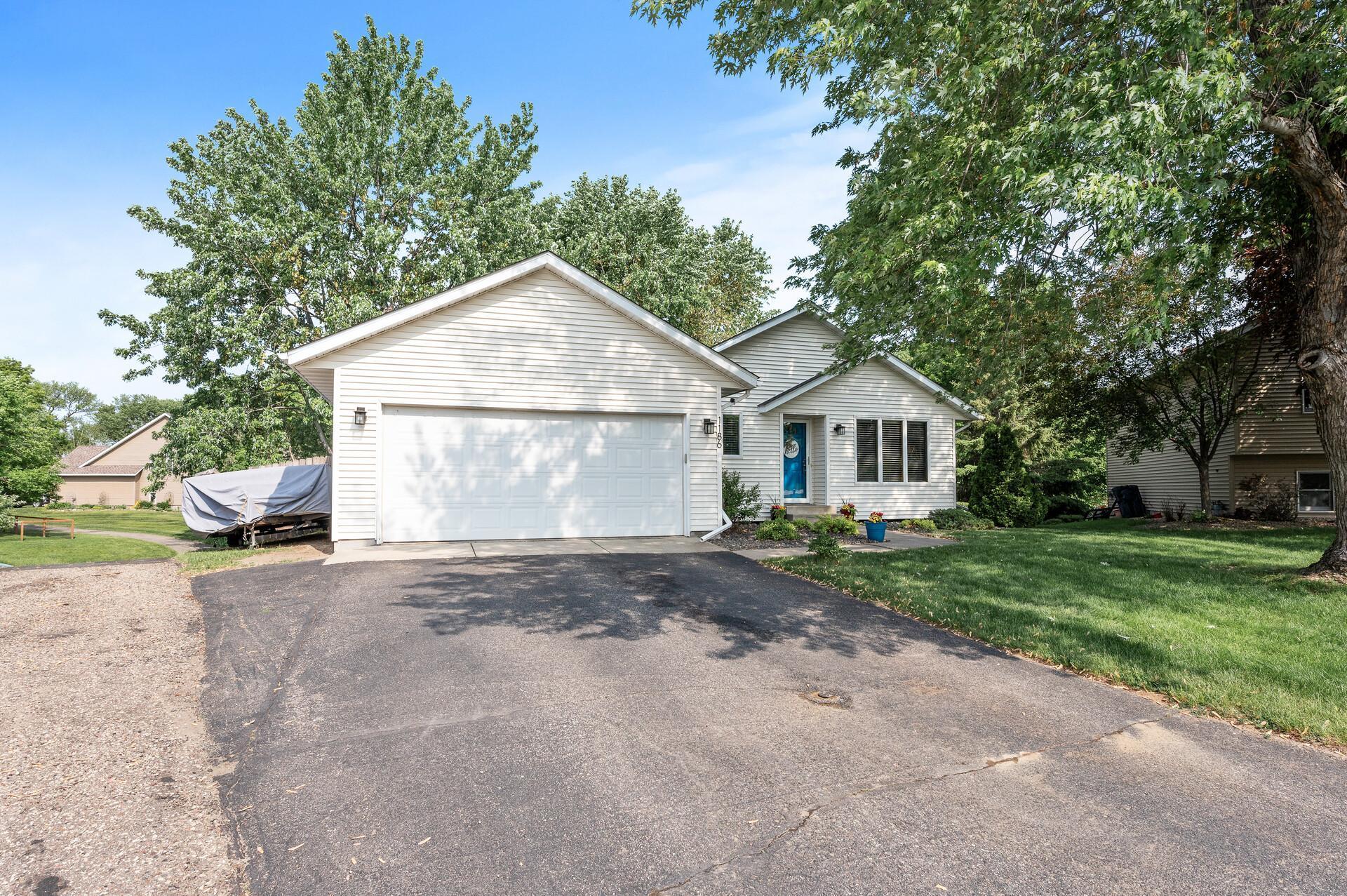 1186 Western Court
