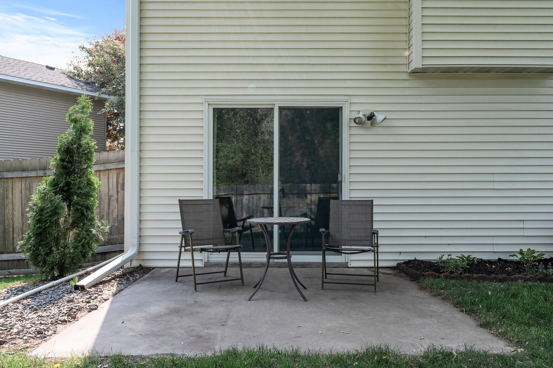 1186 Western Court