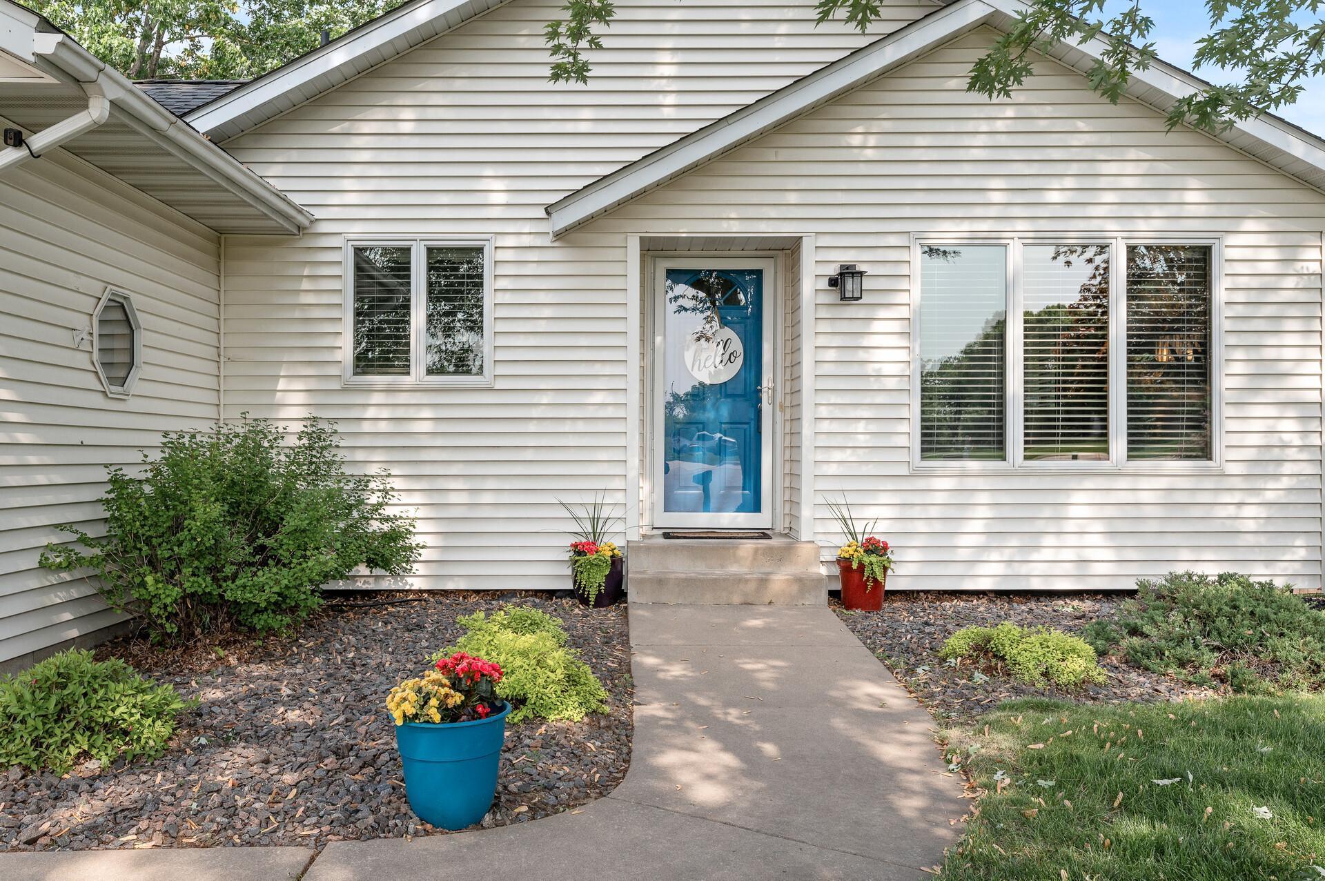 1186 Western Court