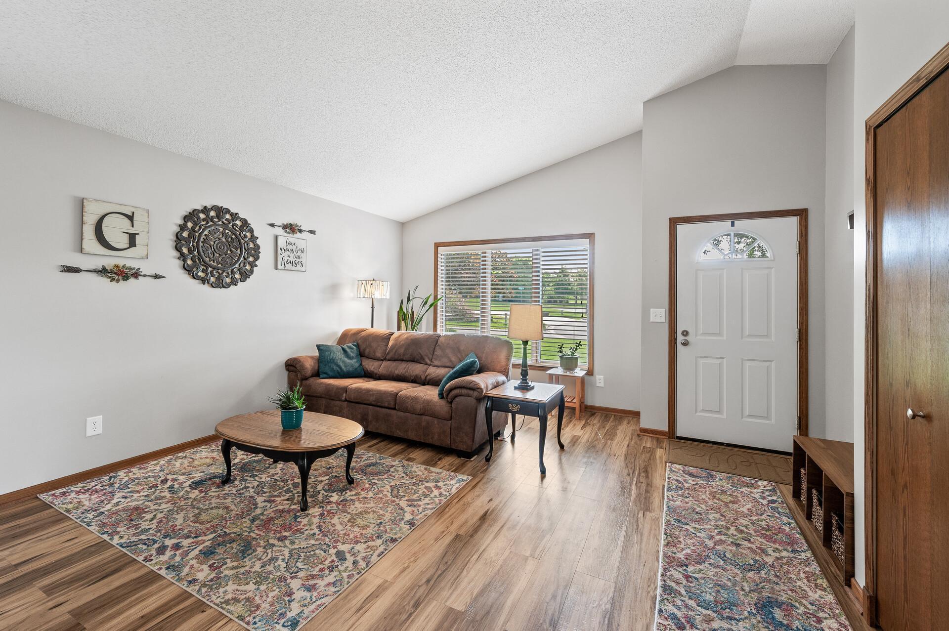 1186 Western Court