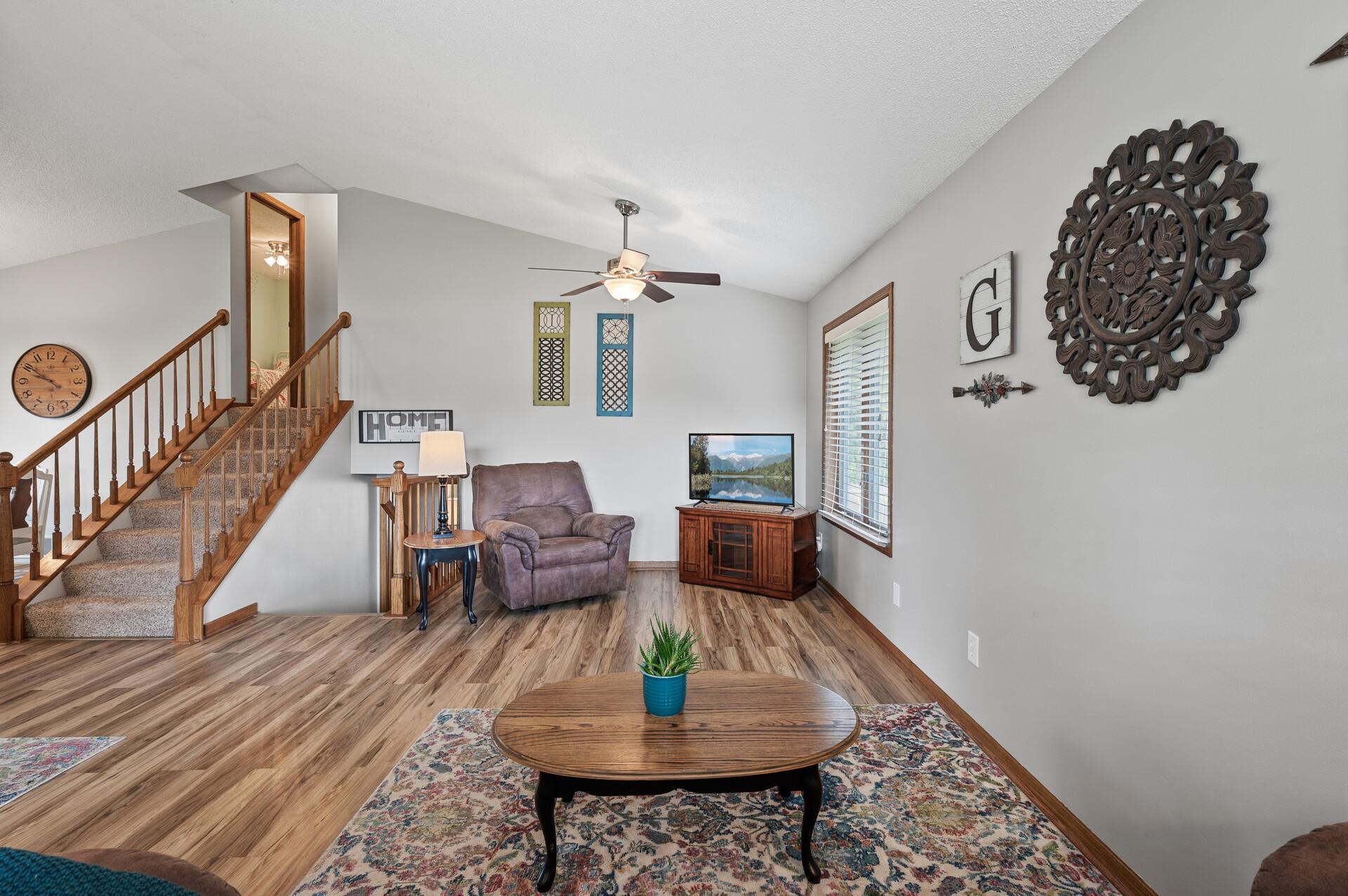 1186 Western Court