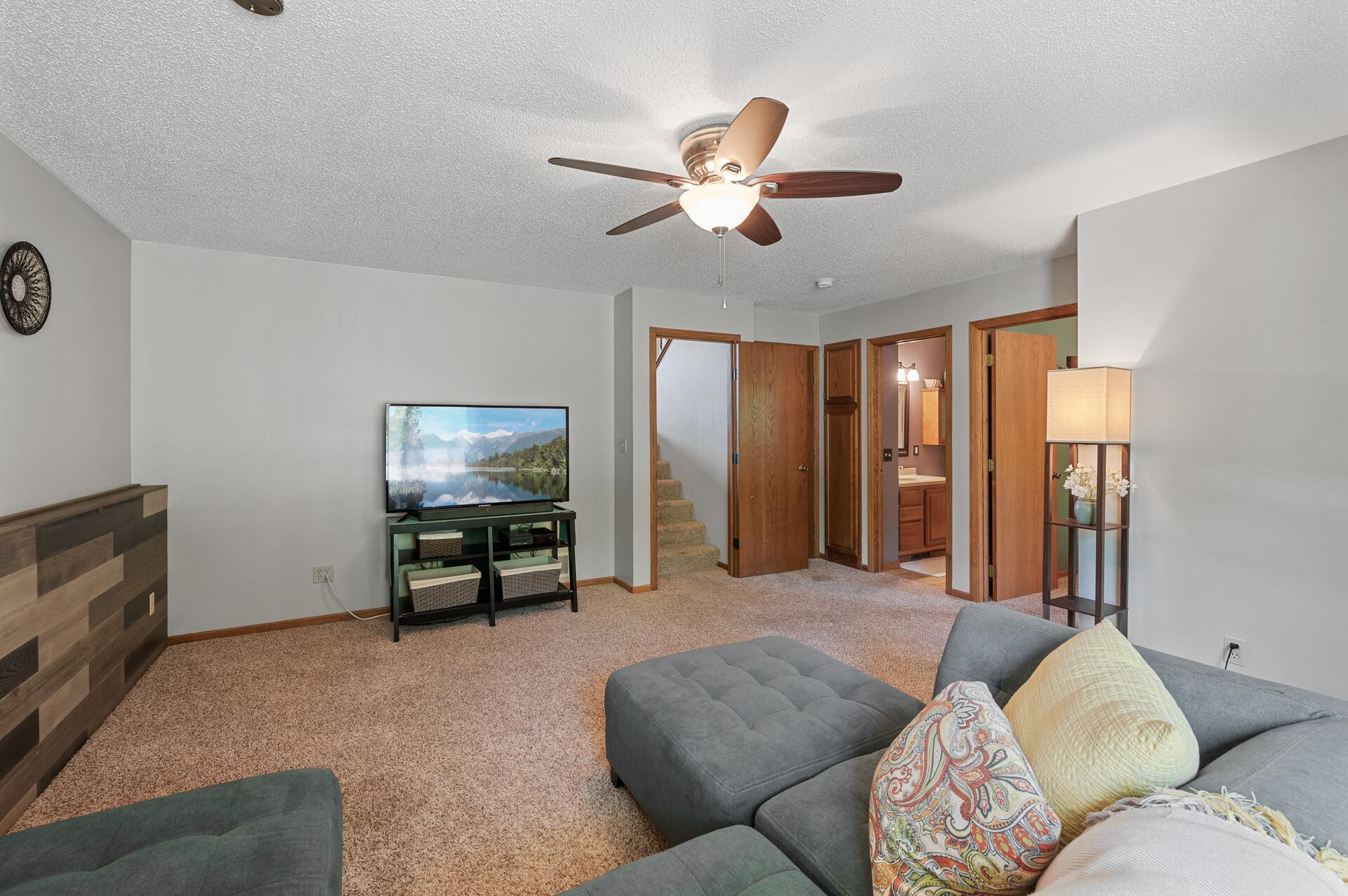 1186 Western Court