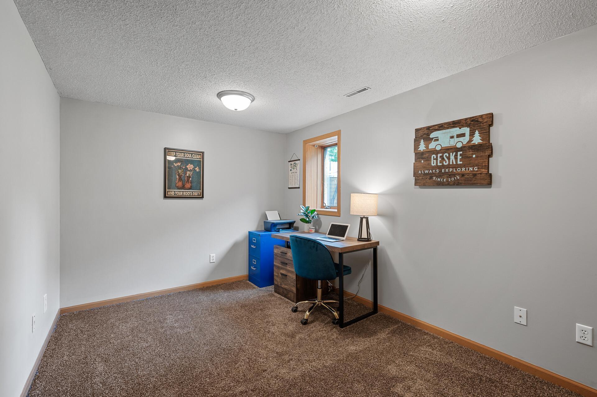 1186 Western Court