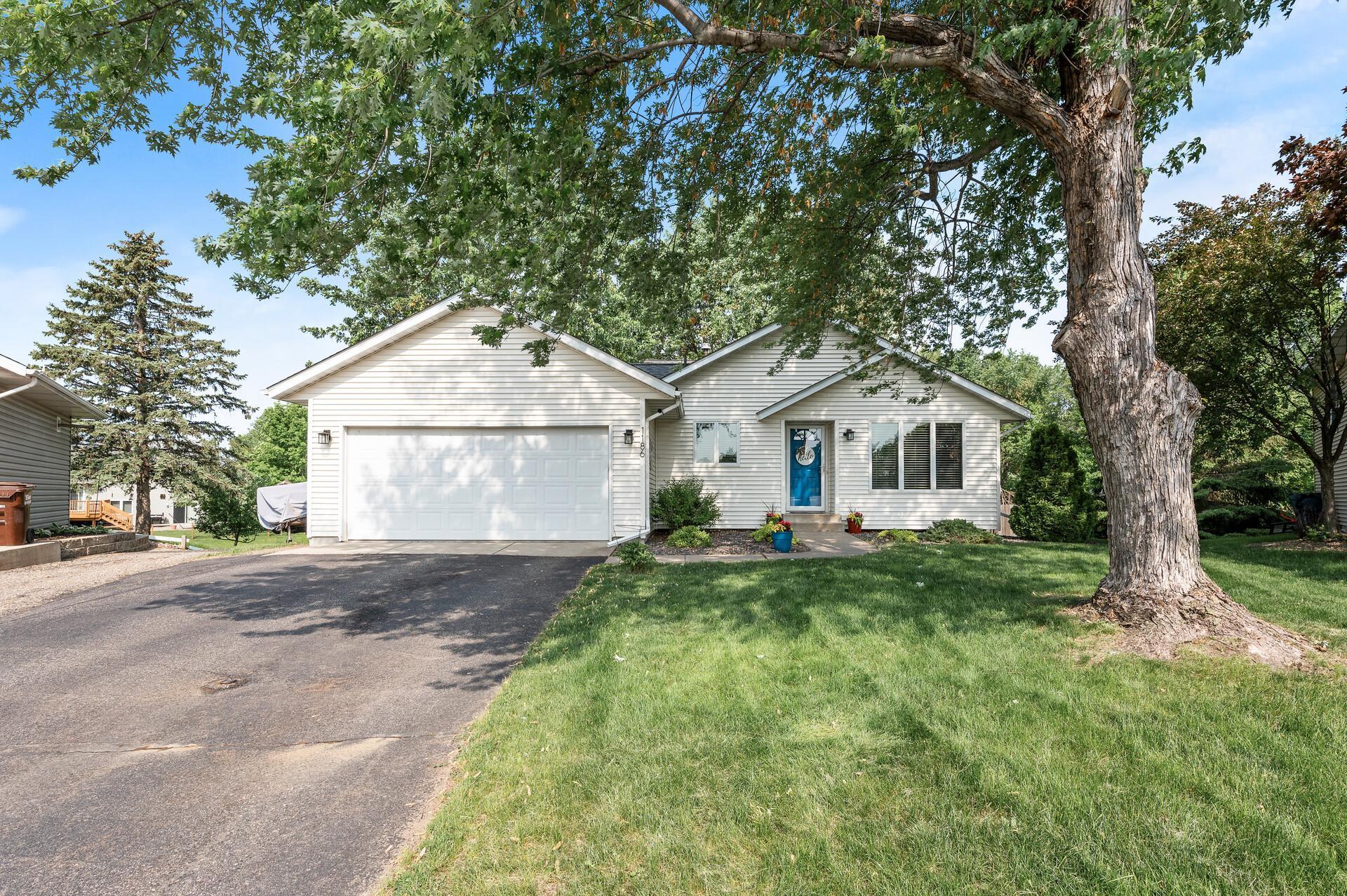 1186 Western Court