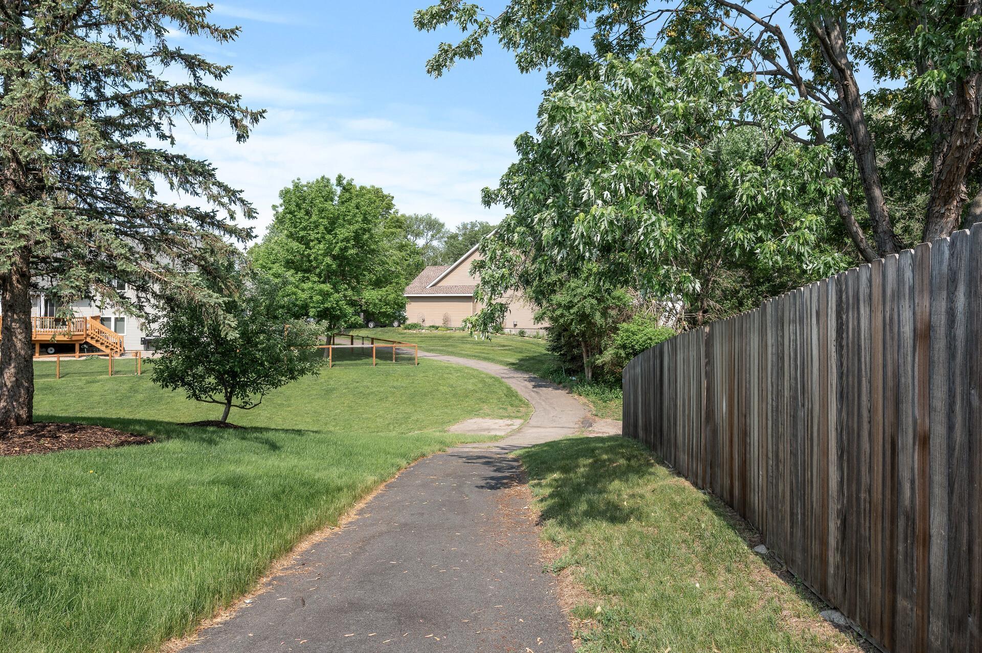 1186 Western Court