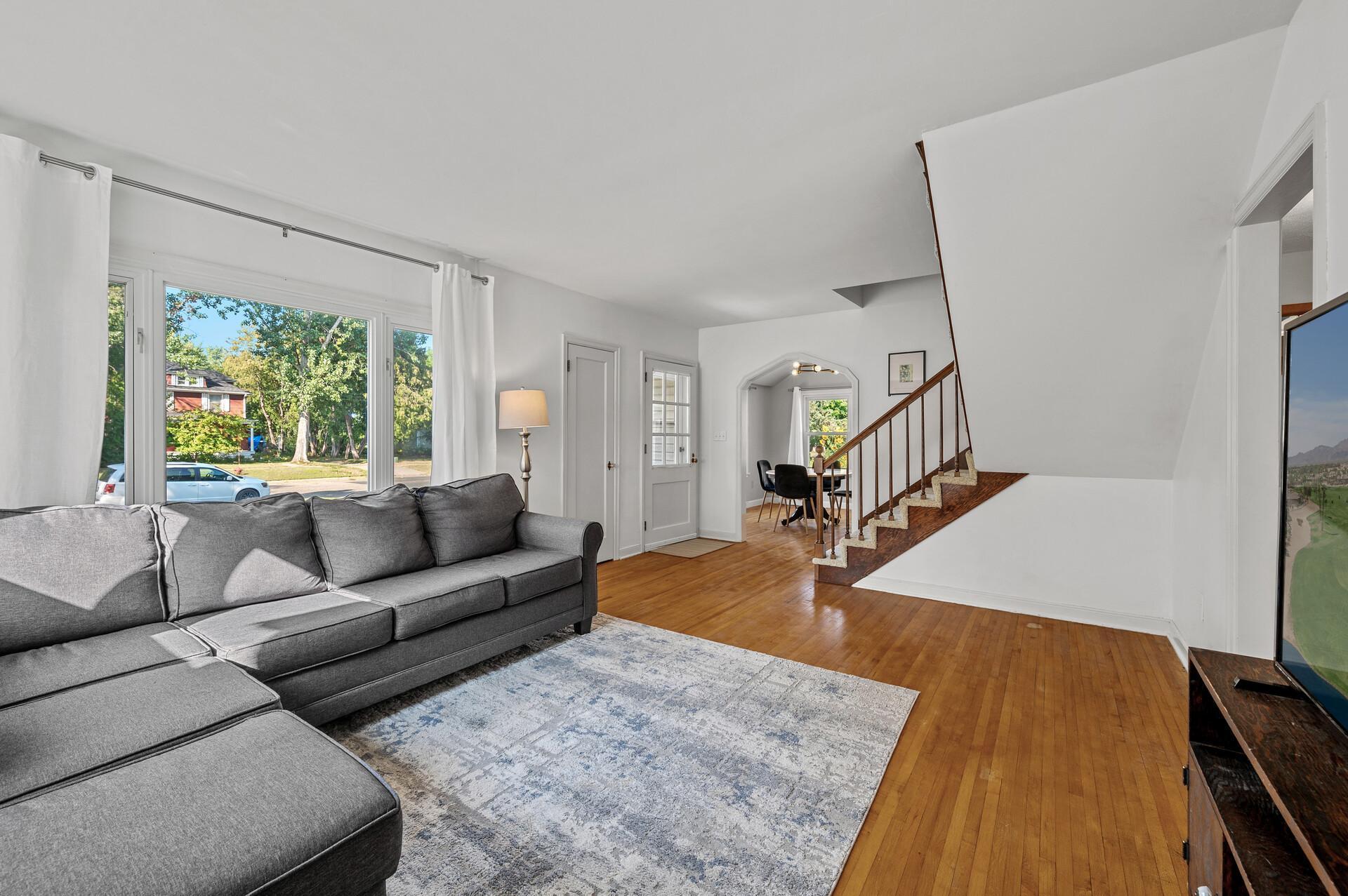 526 E 2nd Street