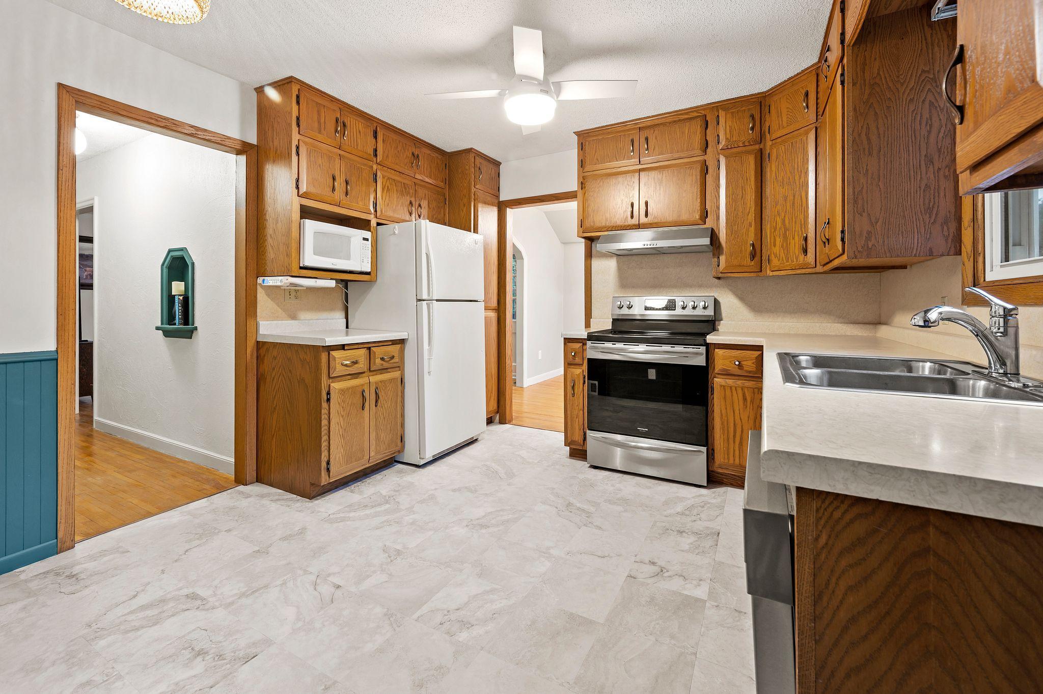 526 E 2nd Street