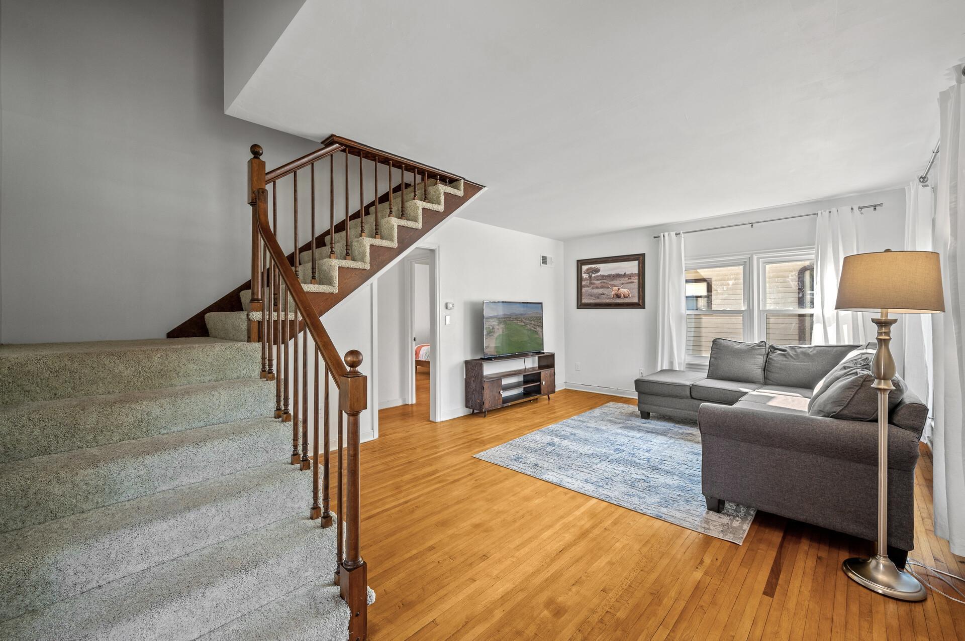 526 E 2nd Street