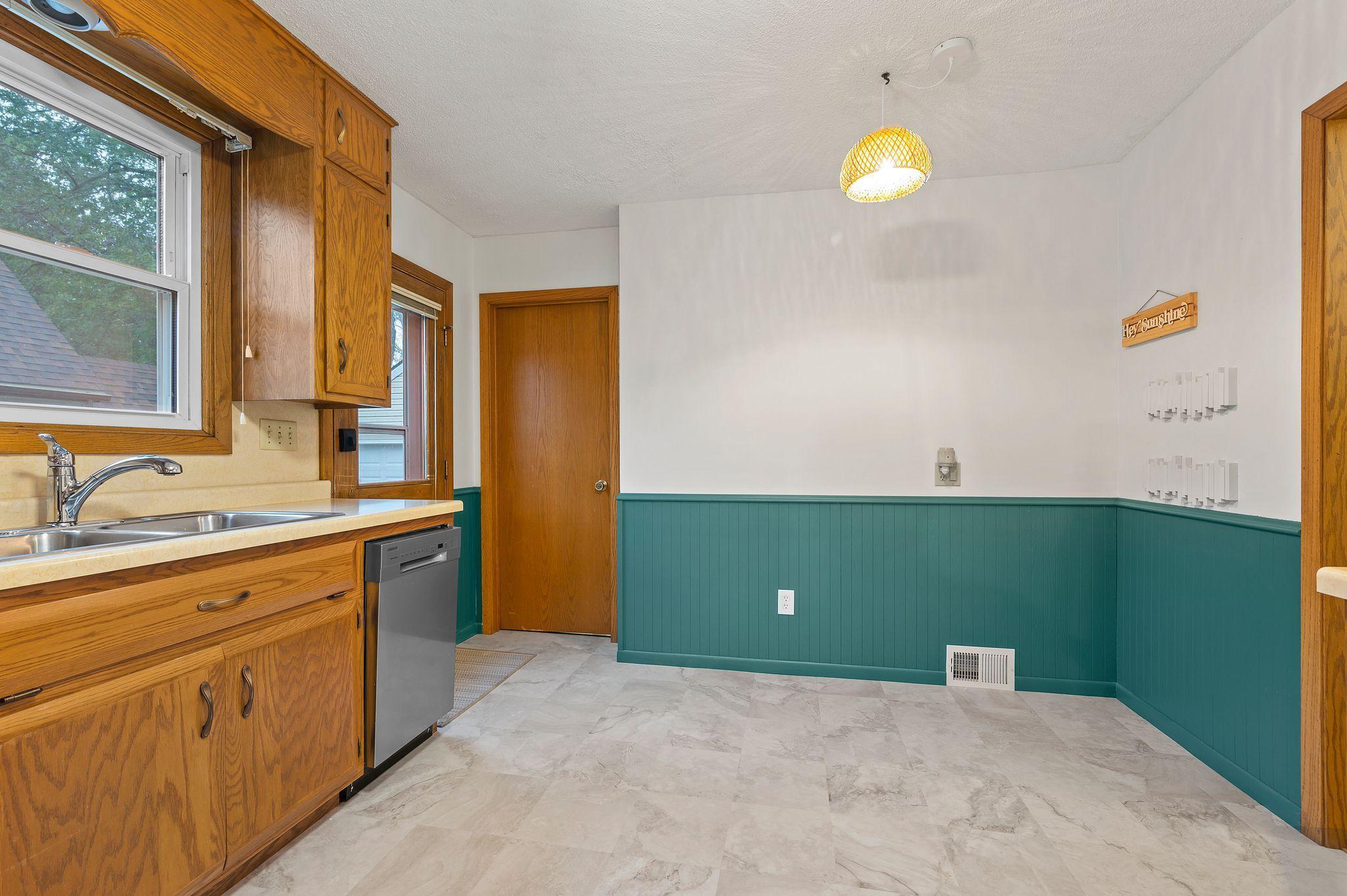 526 E 2nd Street