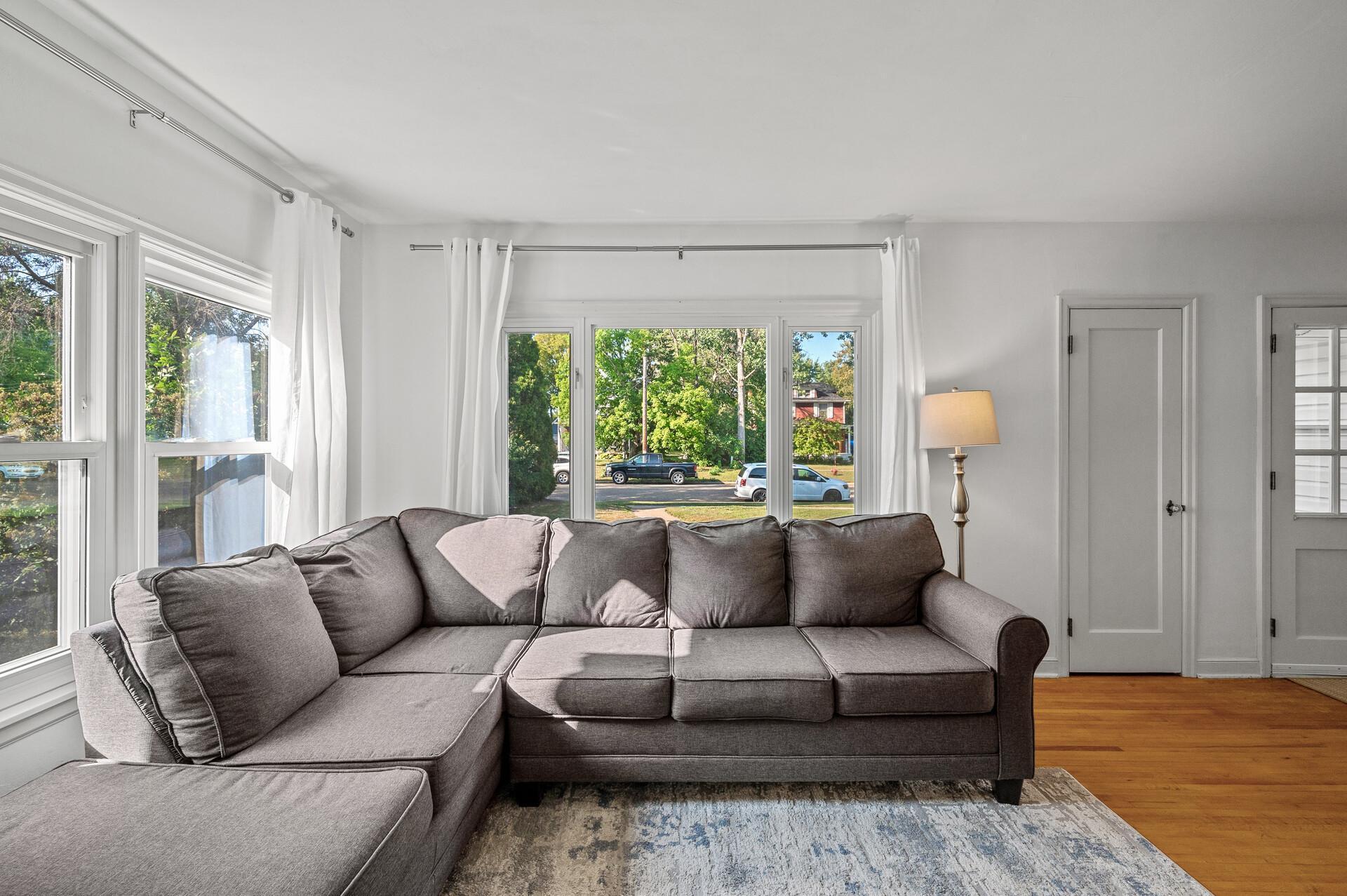 526 E 2nd Street