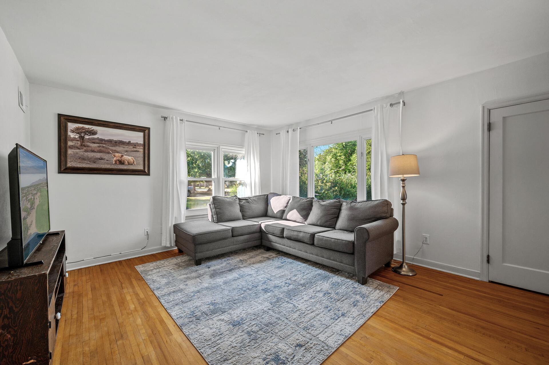 526 E 2nd Street