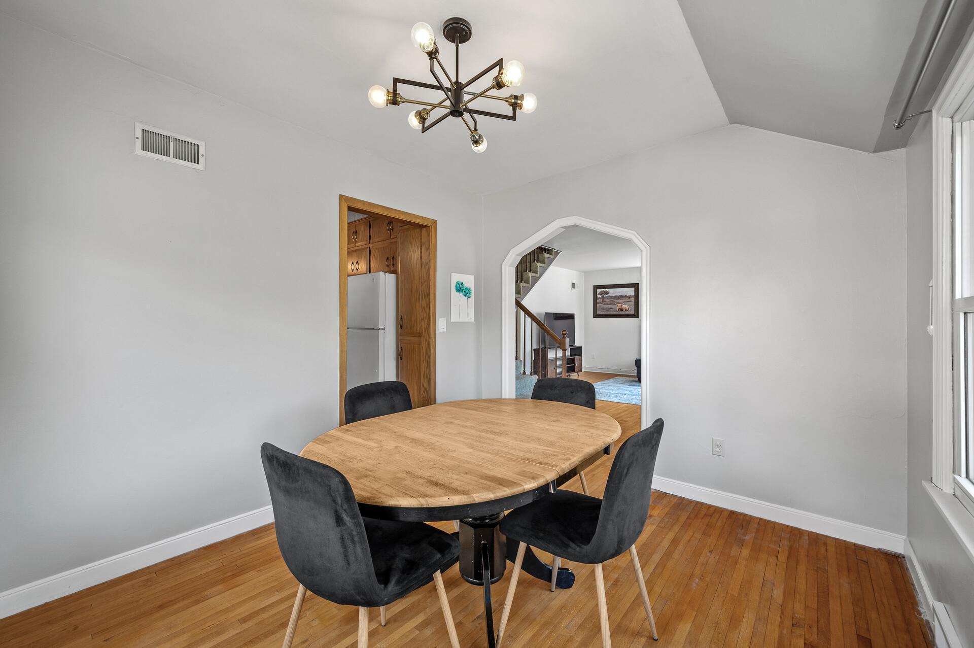 526 E 2nd Street