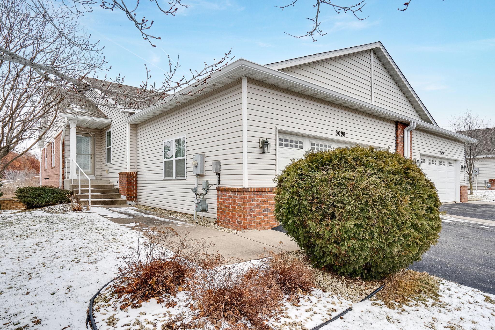 3098 Chisholm Court N