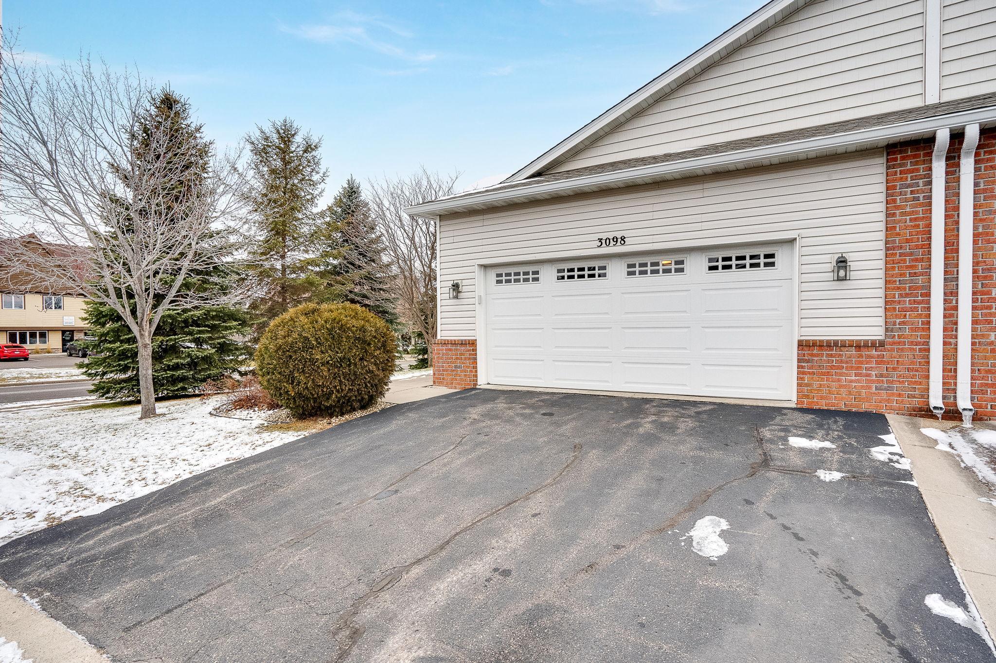3098 Chisholm Court N