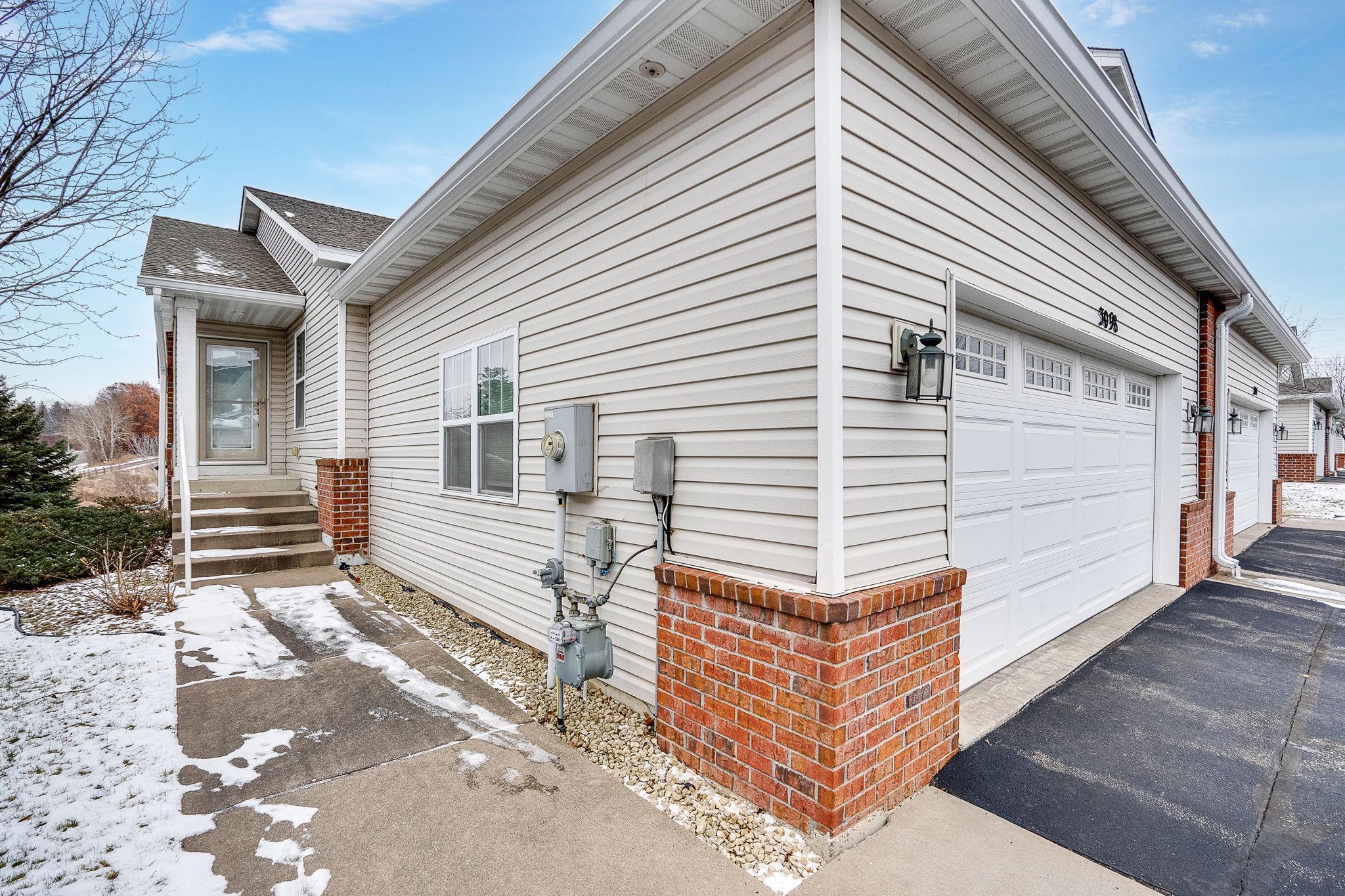 3098 Chisholm Court N