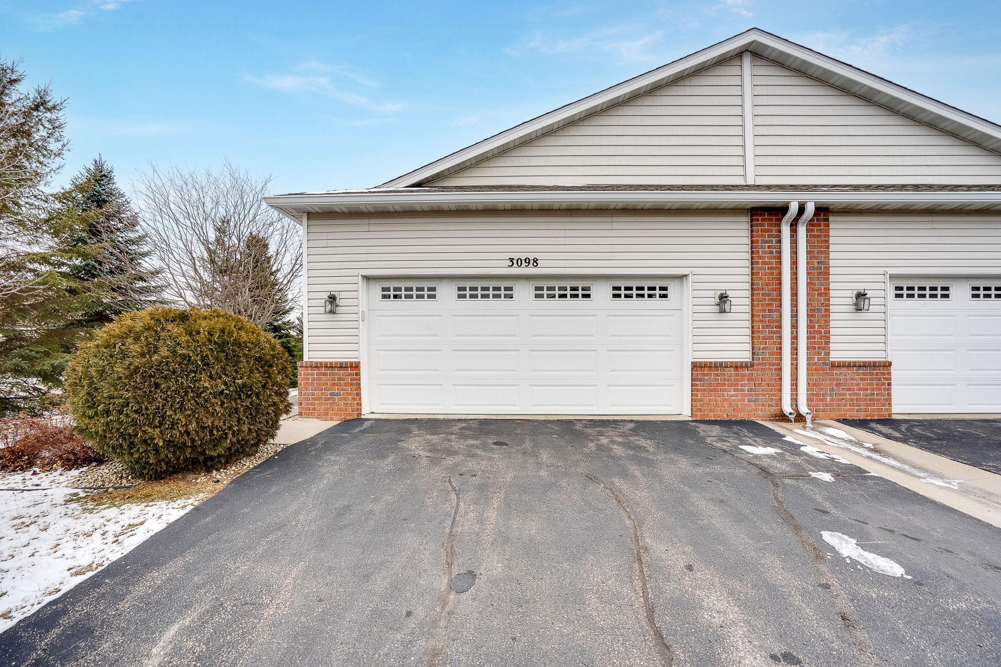 3098 Chisholm Court N