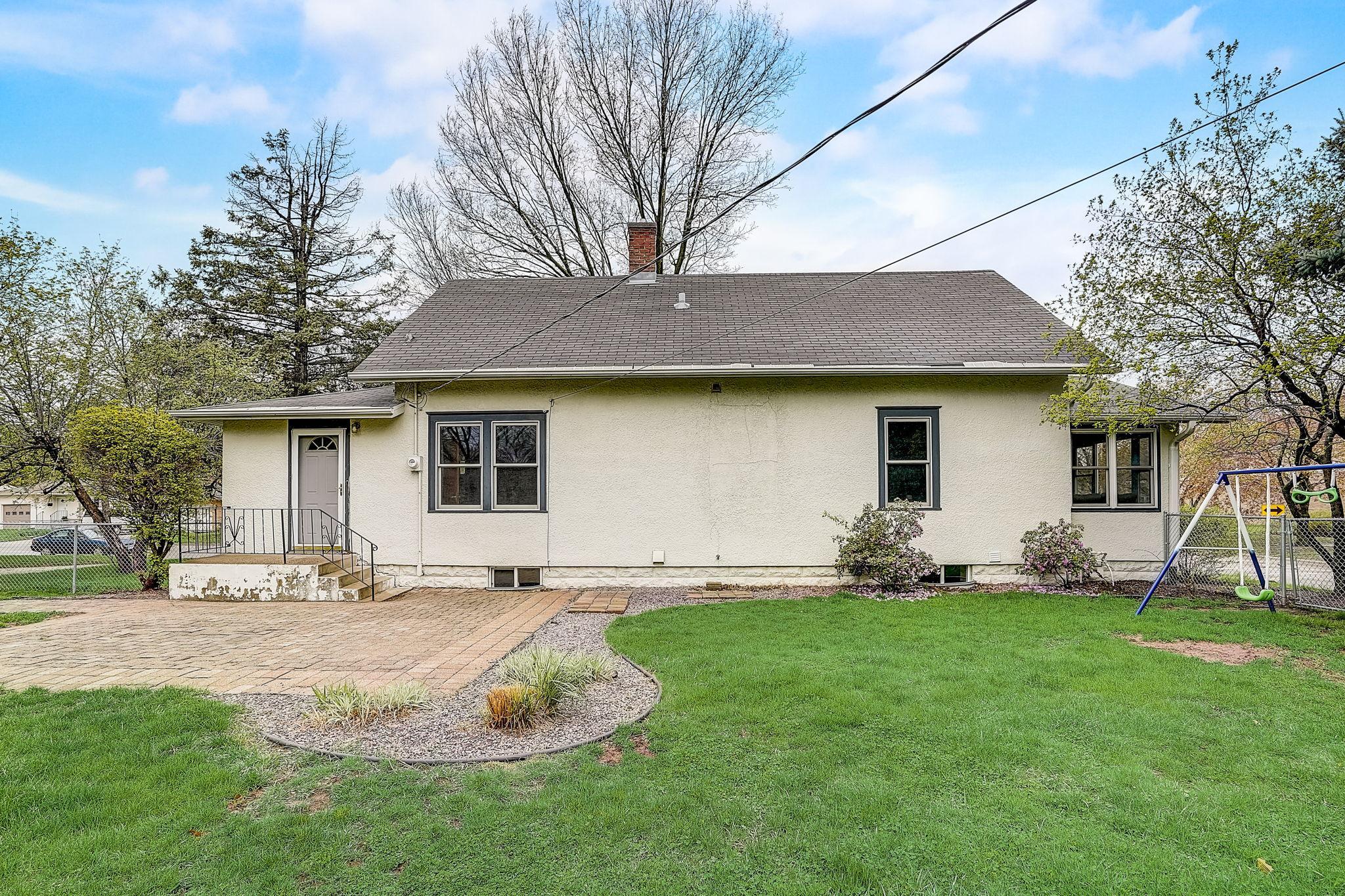 312 Orme Street W