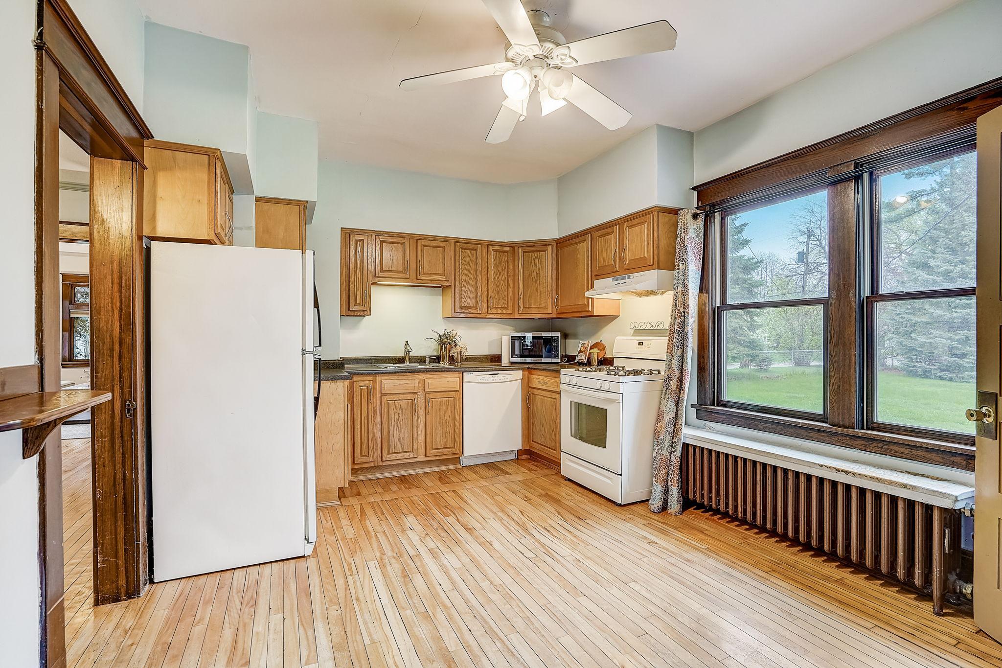 312 Orme Street W