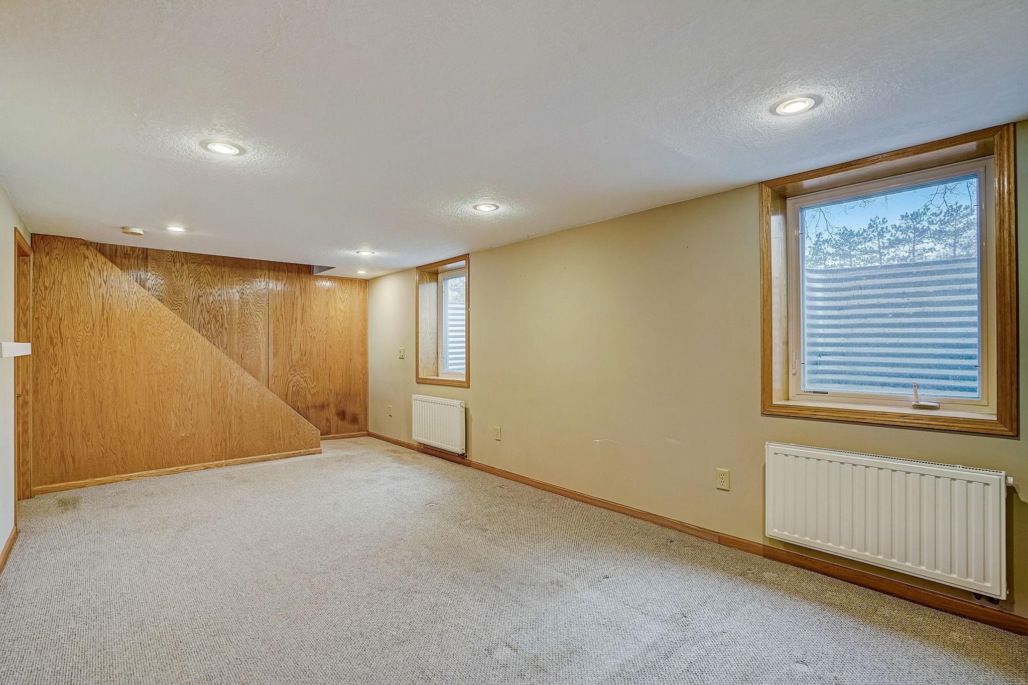 312 Orme Street W