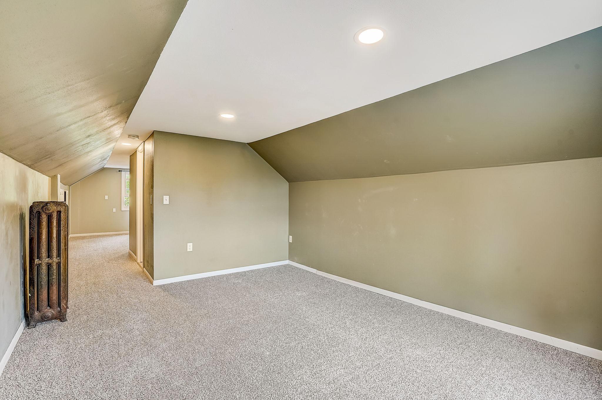 312 Orme Street W