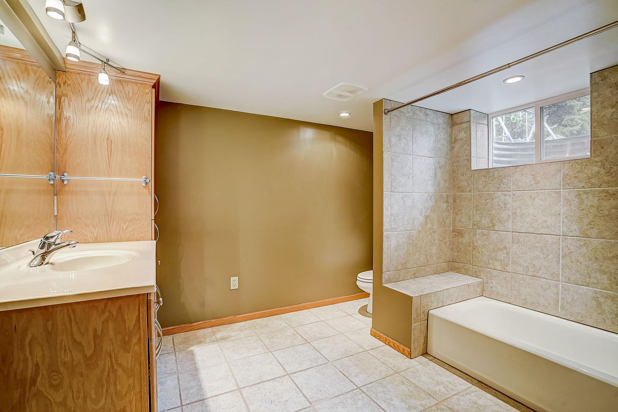 312 Orme Street W