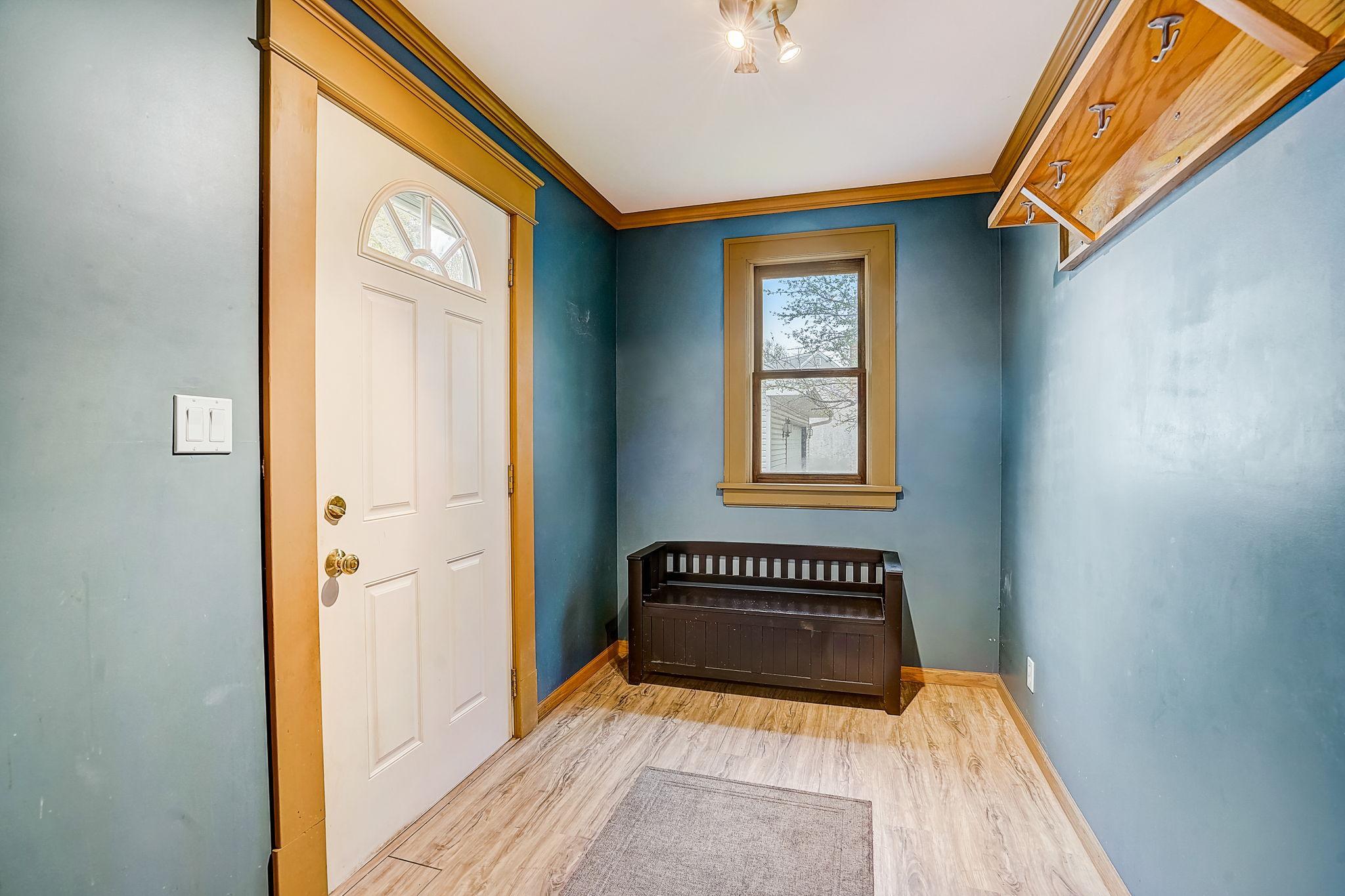 312 Orme Street W