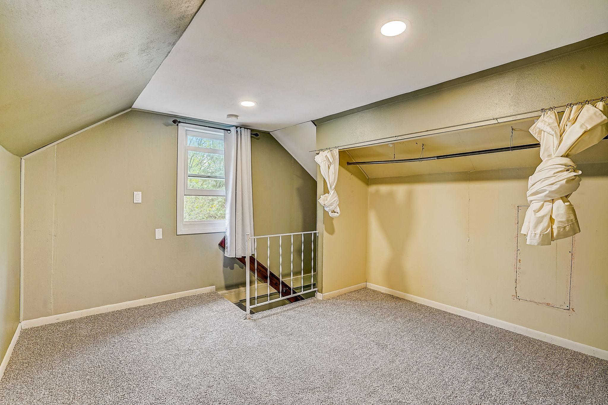 312 Orme Street W
