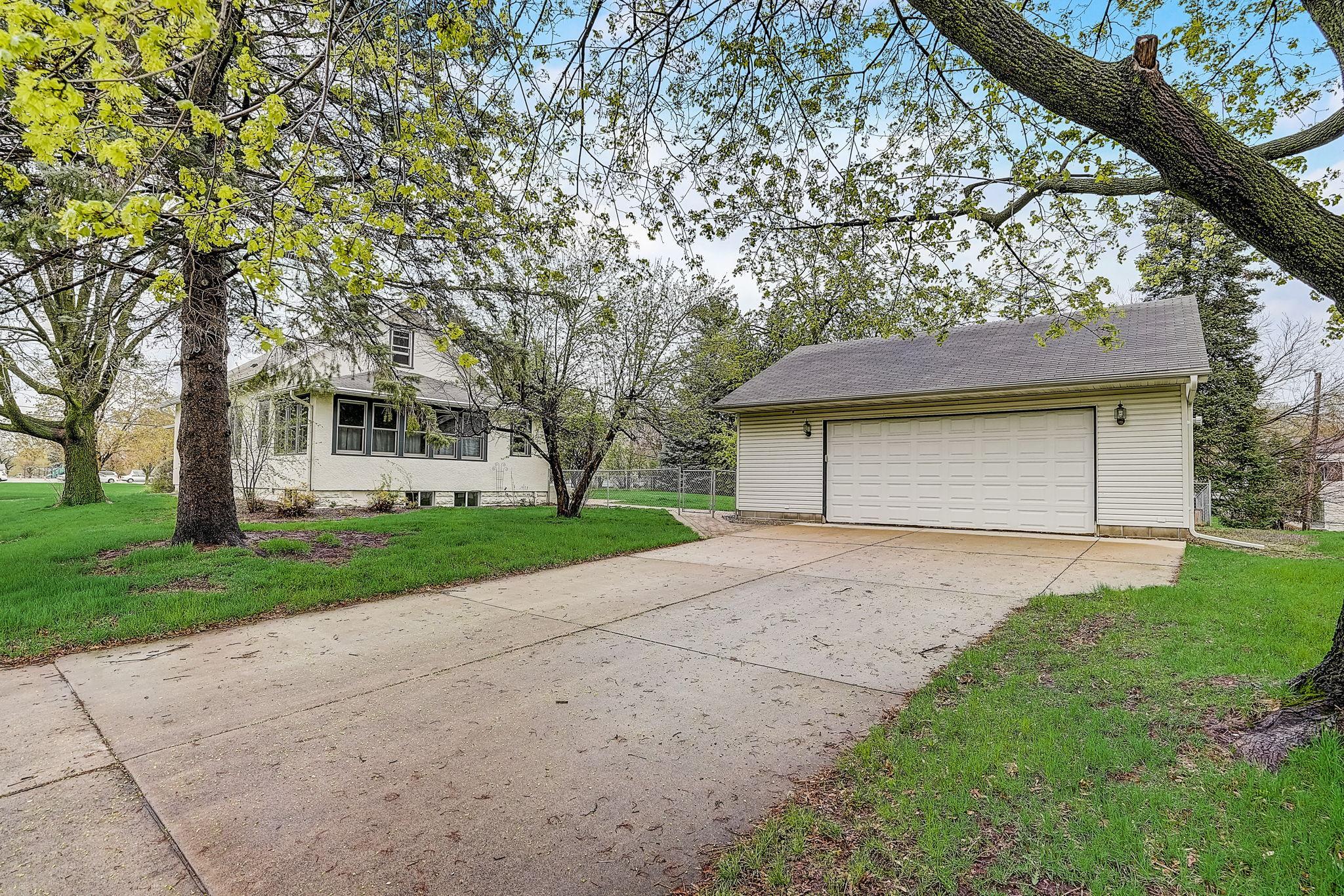 312 Orme Street W