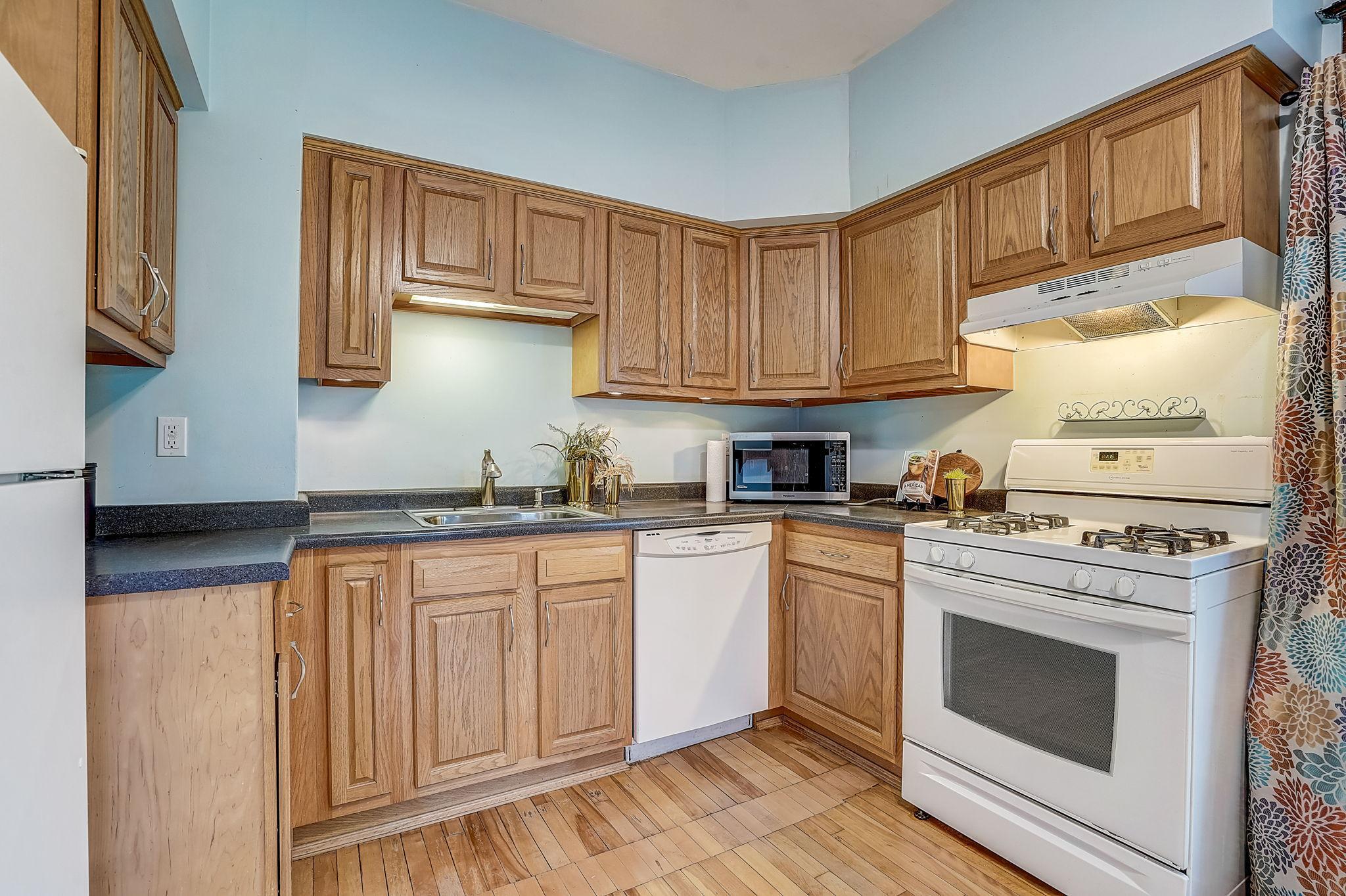 312 Orme Street W