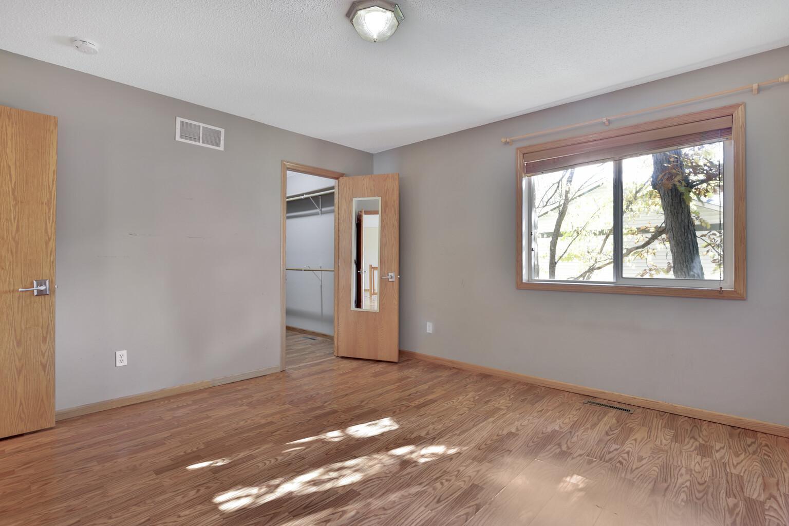 26477 8th Street W