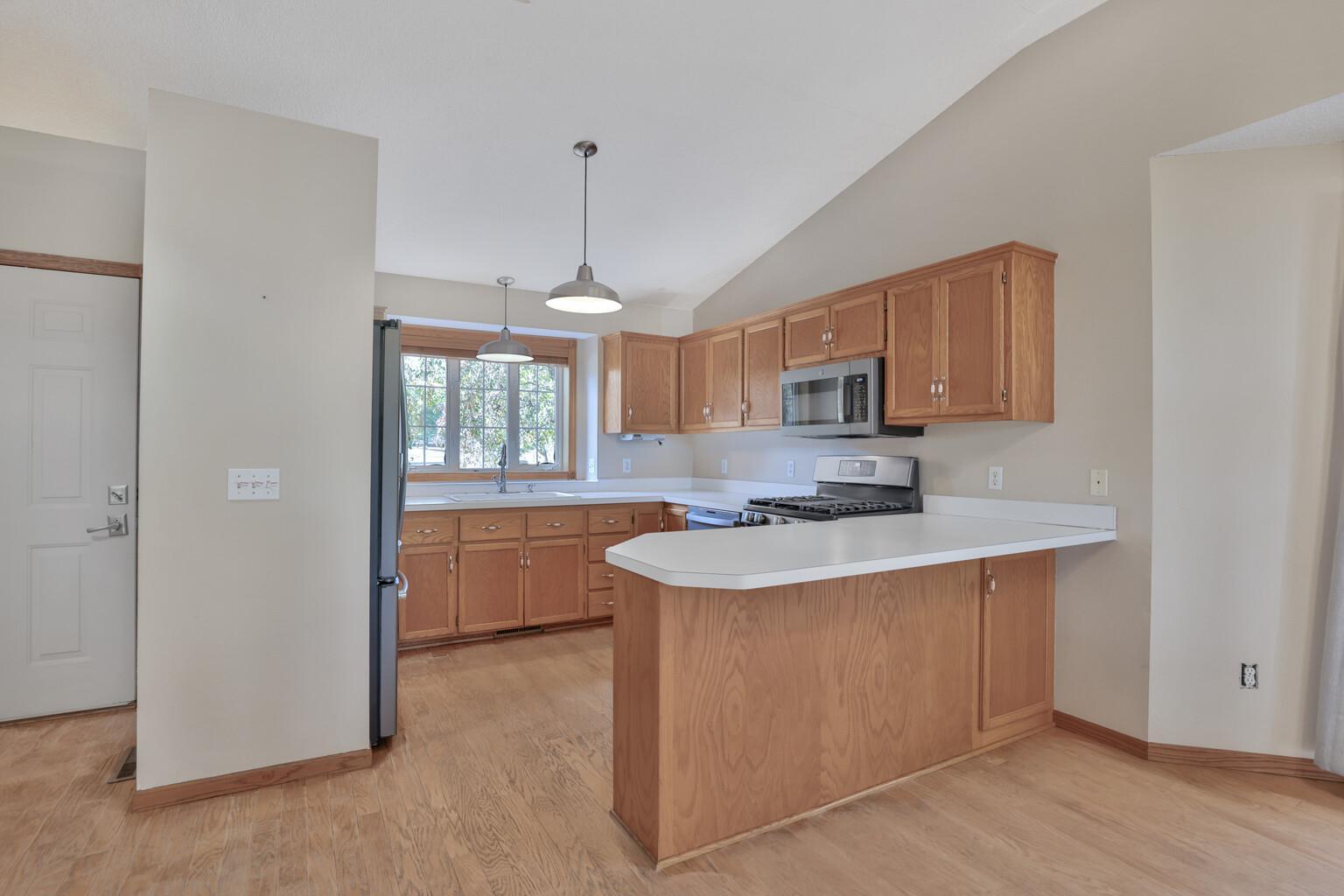 26477 8th Street W