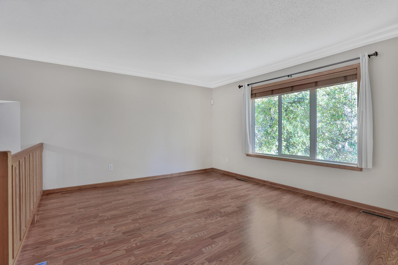 26477 8th Street W