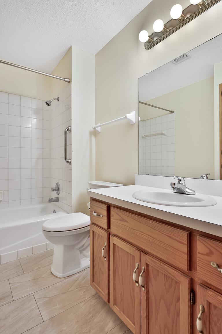 26477 8th Street W