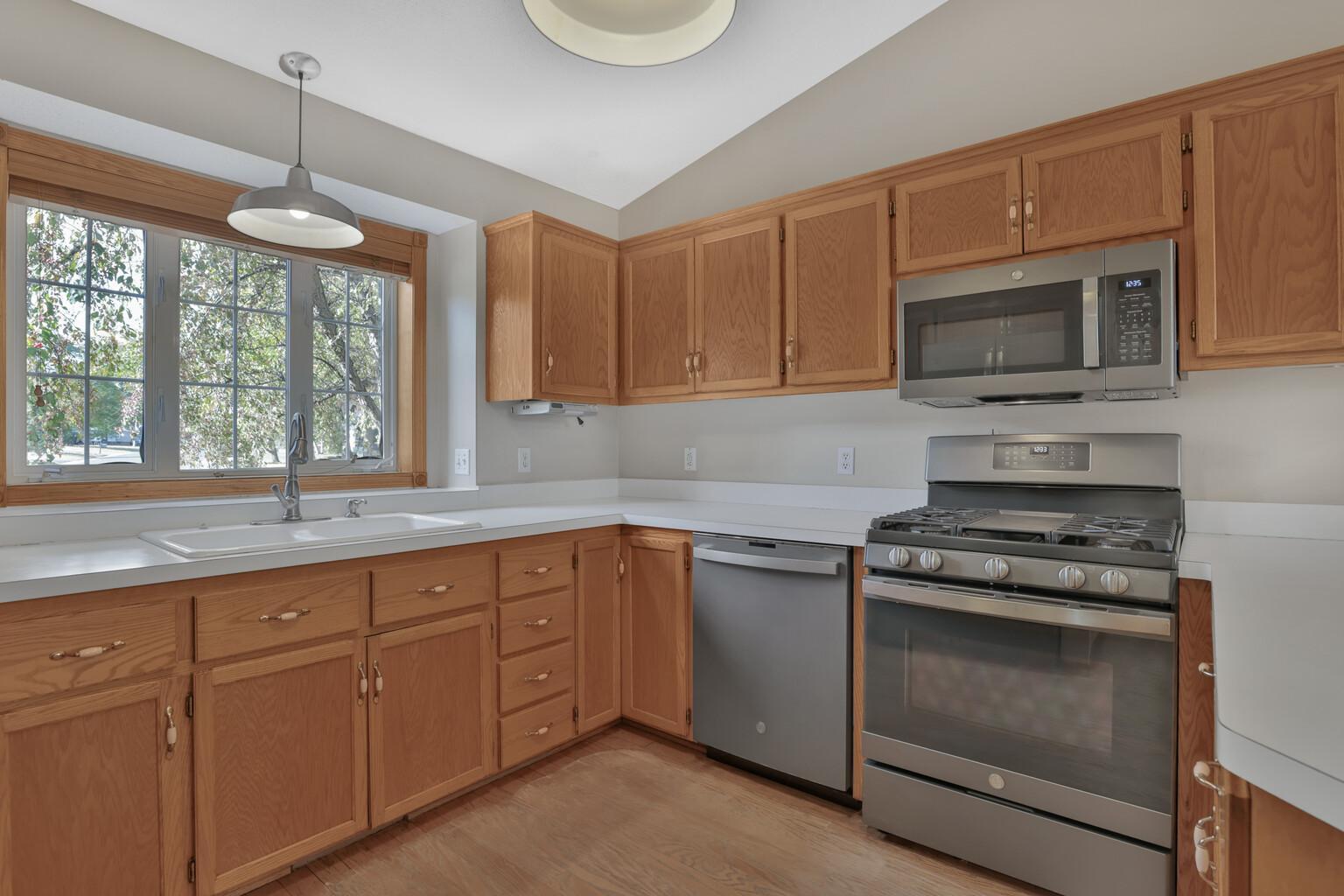 26477 8th Street W