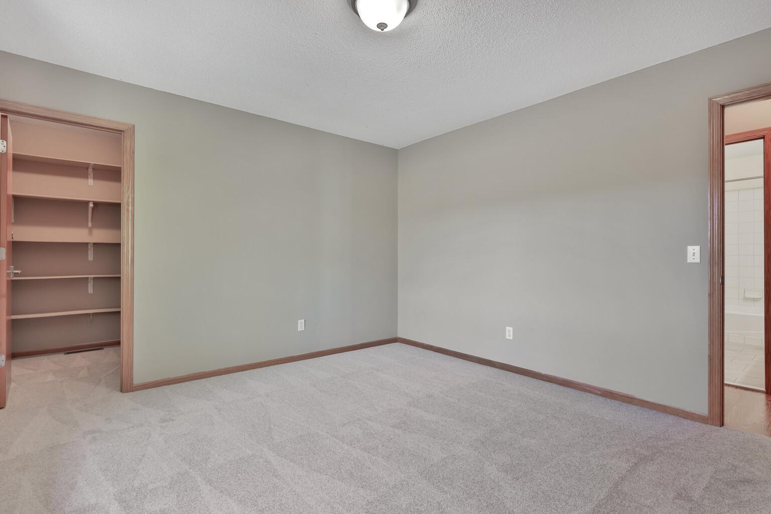 26477 8th Street W